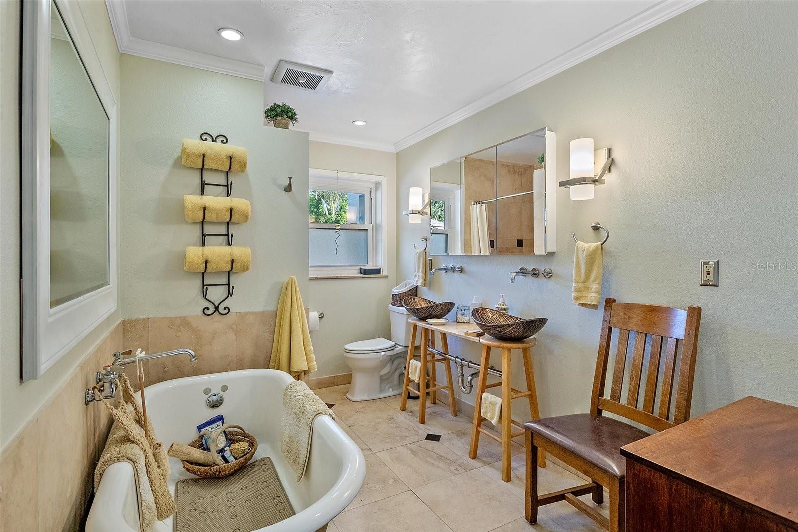 Image 21 of 46 For 2210 8th Avenue W