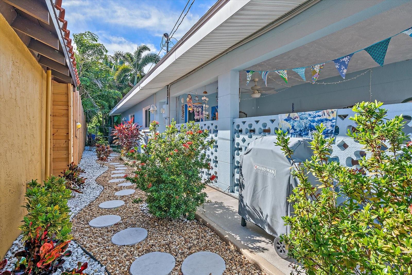 Image 26 of 46 For 2210 8th Avenue W