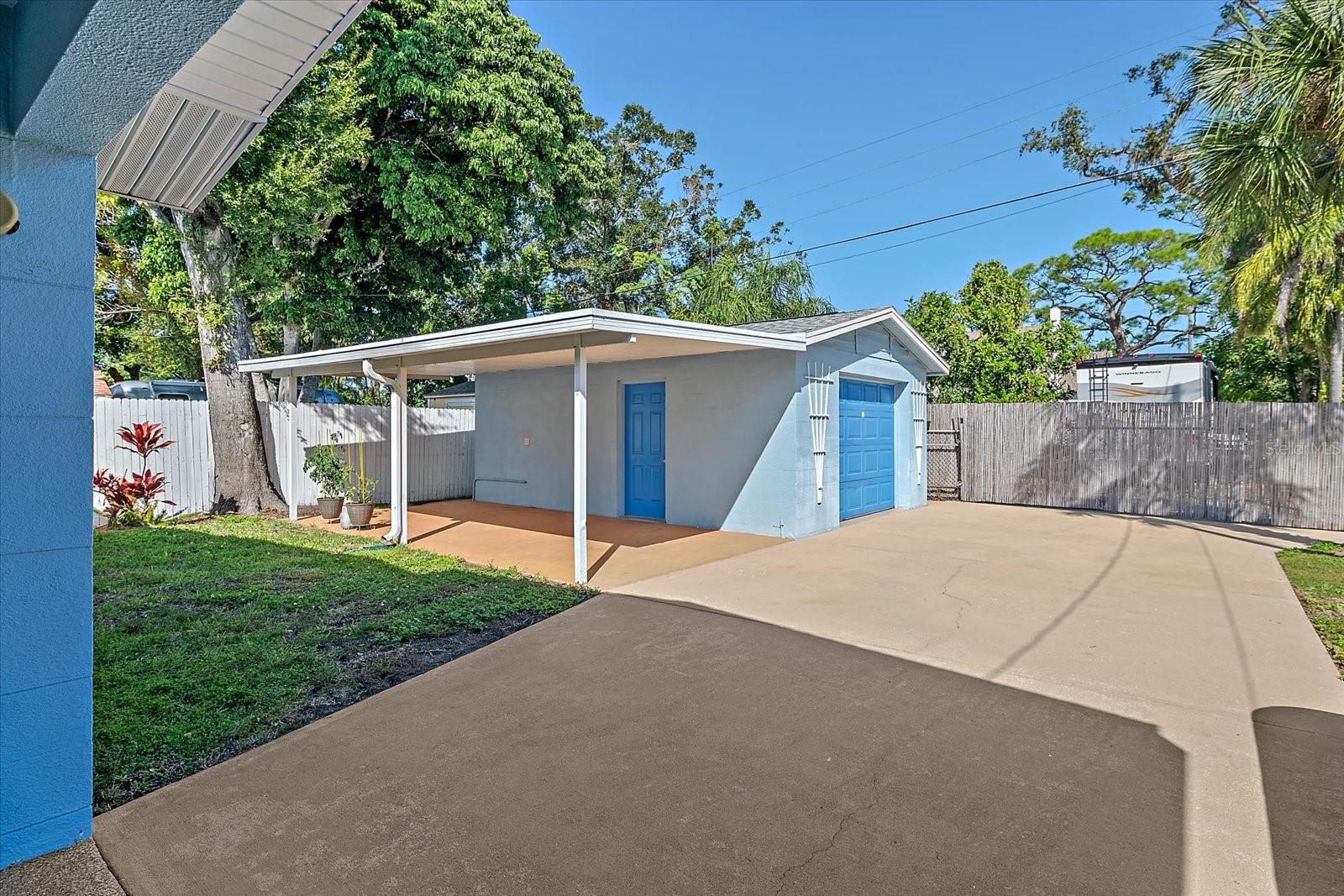 Image 28 of 46 For 2210 8th Avenue W