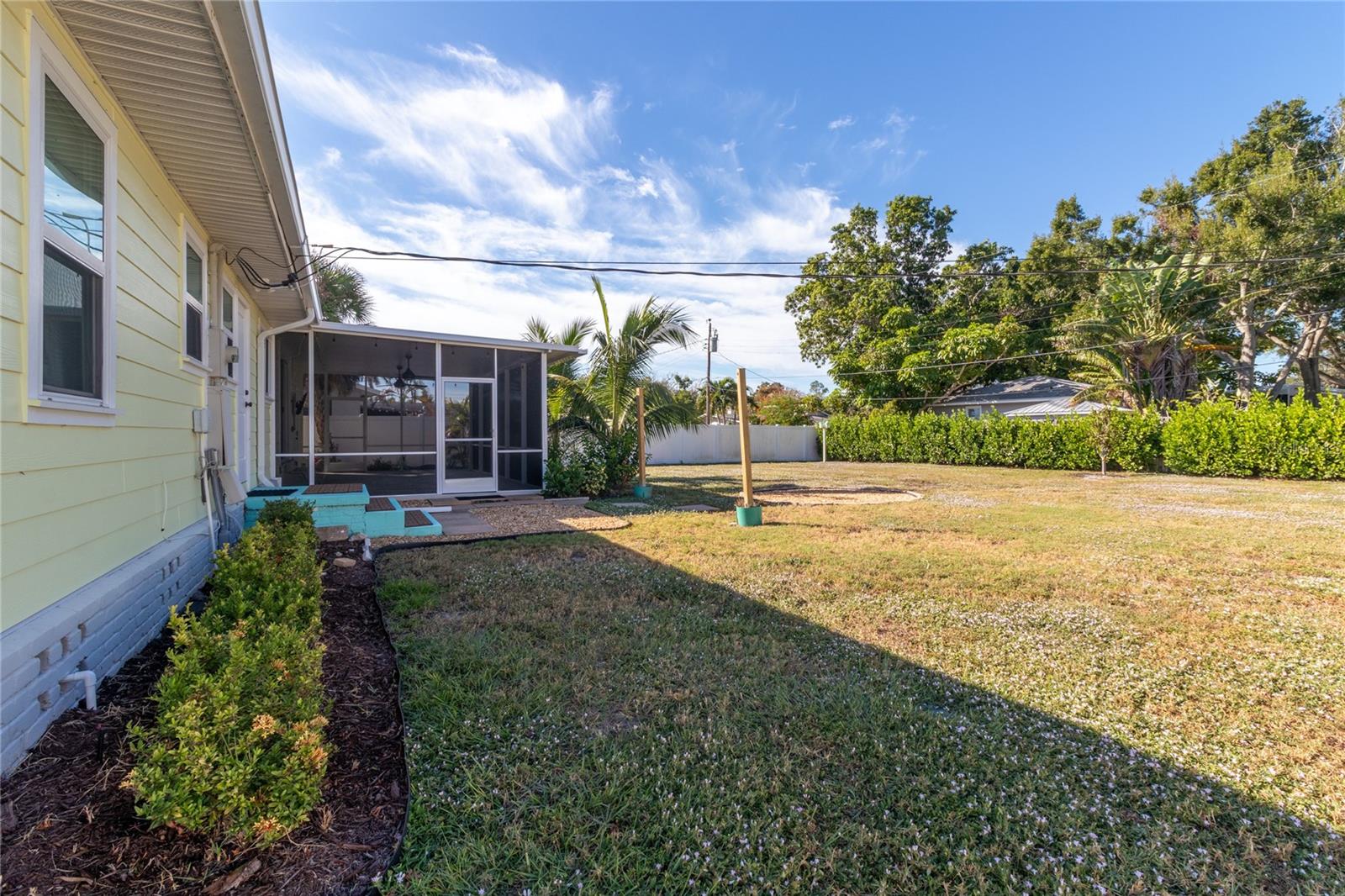 Image 13 of 59 For 716 Fontana Lane