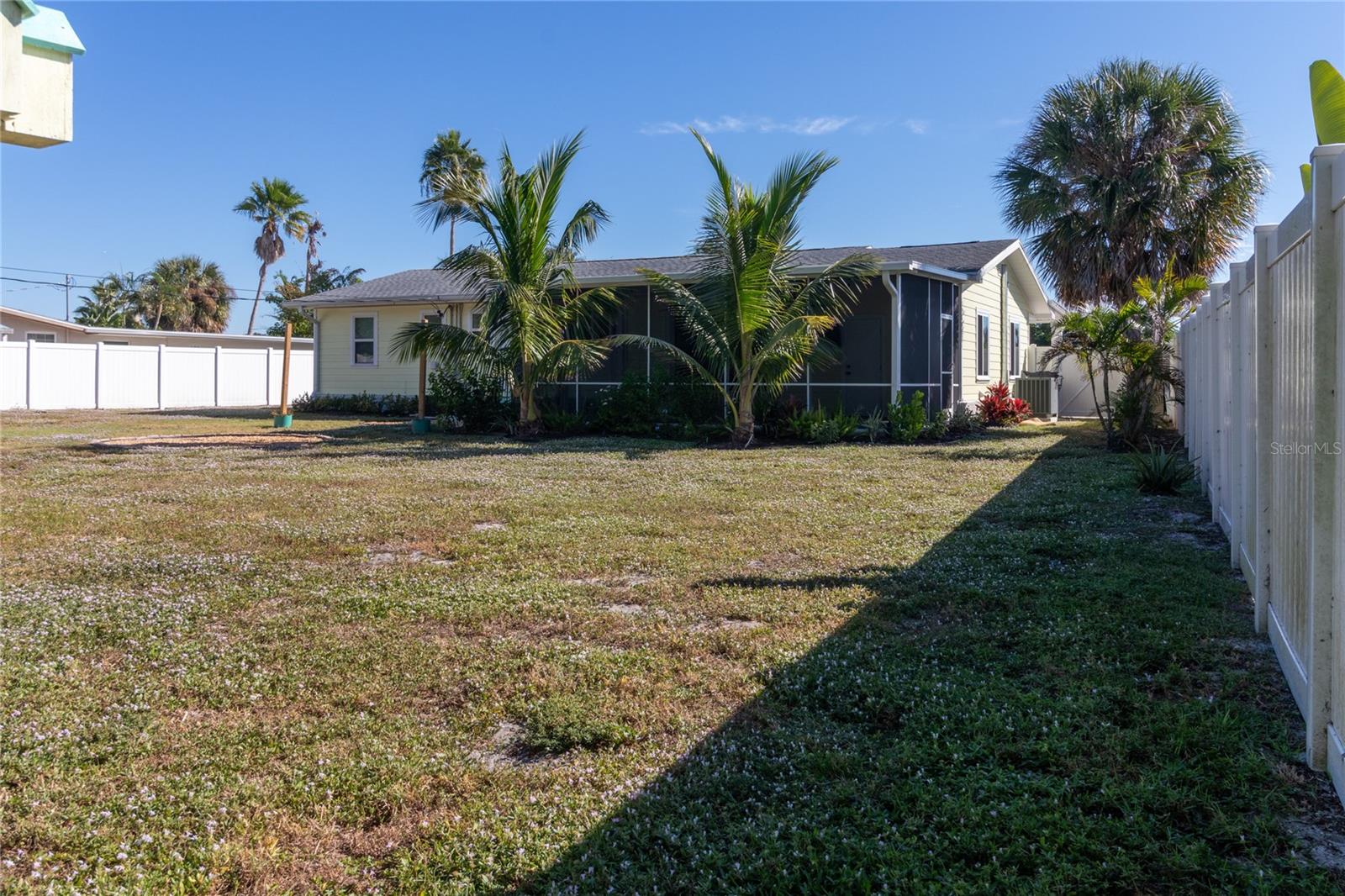 Image 19 of 59 For 716 Fontana Lane