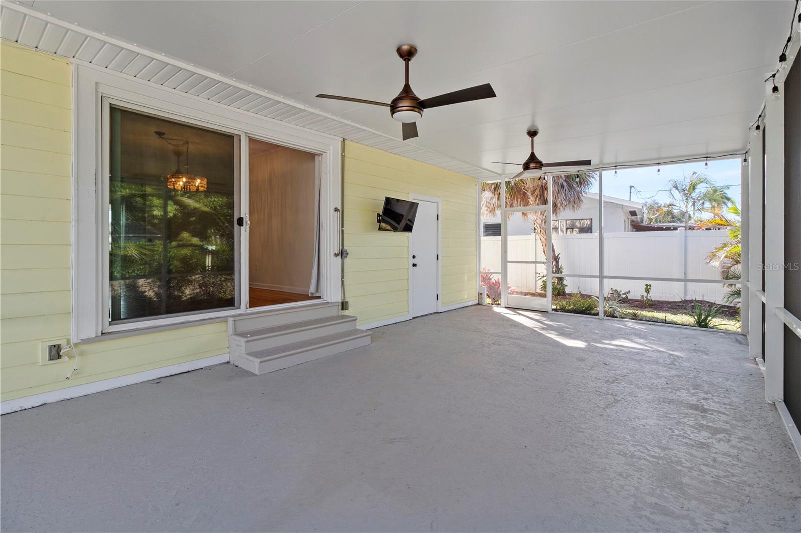 Image 23 of 59 For 716 Fontana Lane