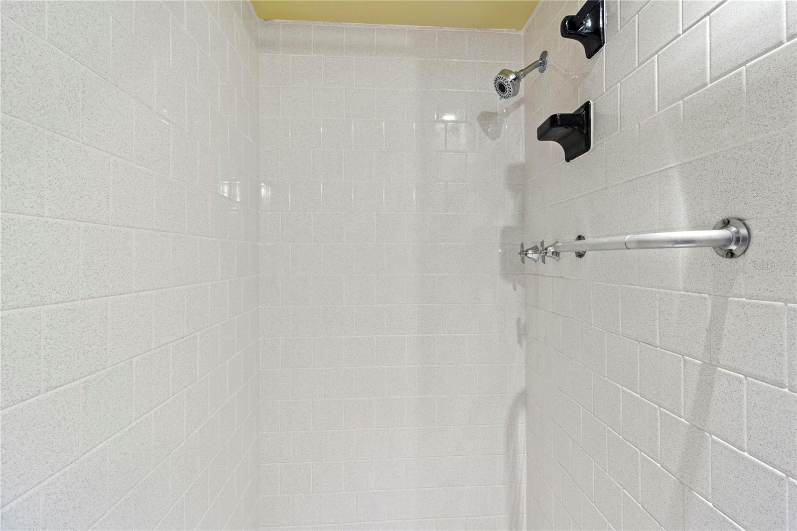 Image 24 of 59 For 716 Fontana Lane