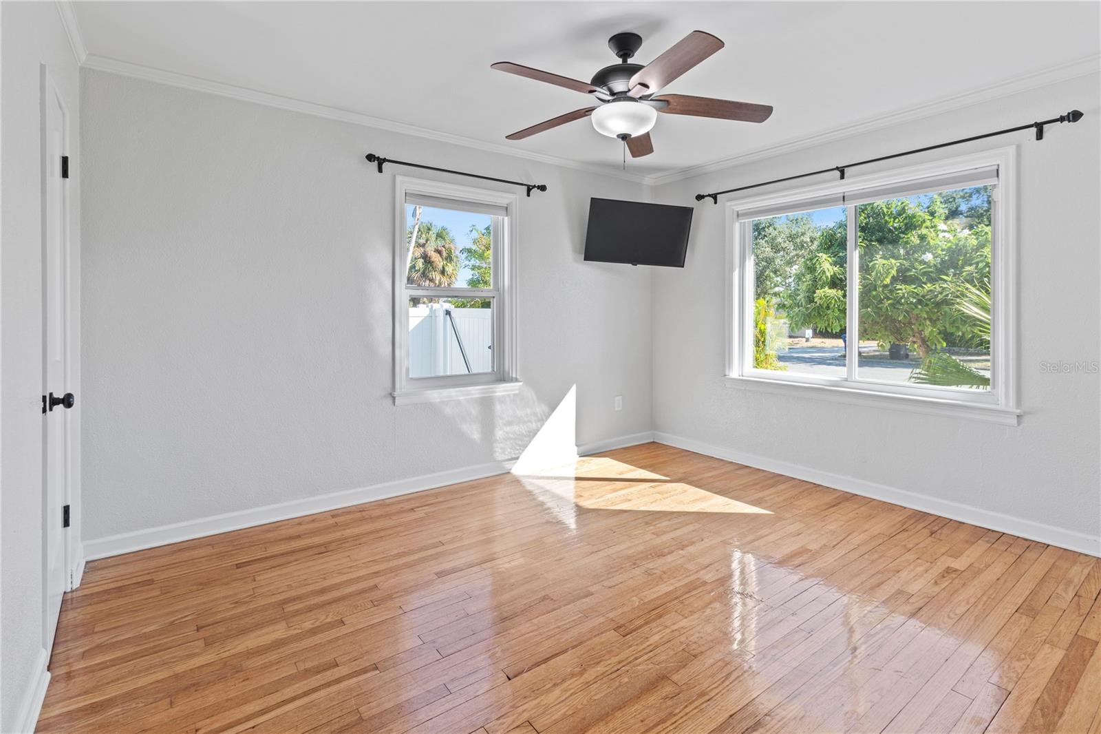 Image 29 of 59 For 716 Fontana Lane