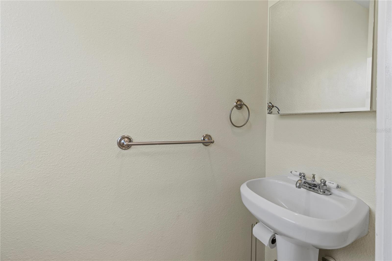 Image 33 of 59 For 716 Fontana Lane