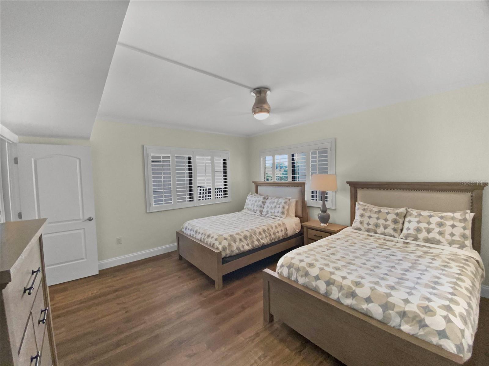 Image 6 of 31 For 1445 Gulf Of Mexico Drive 305