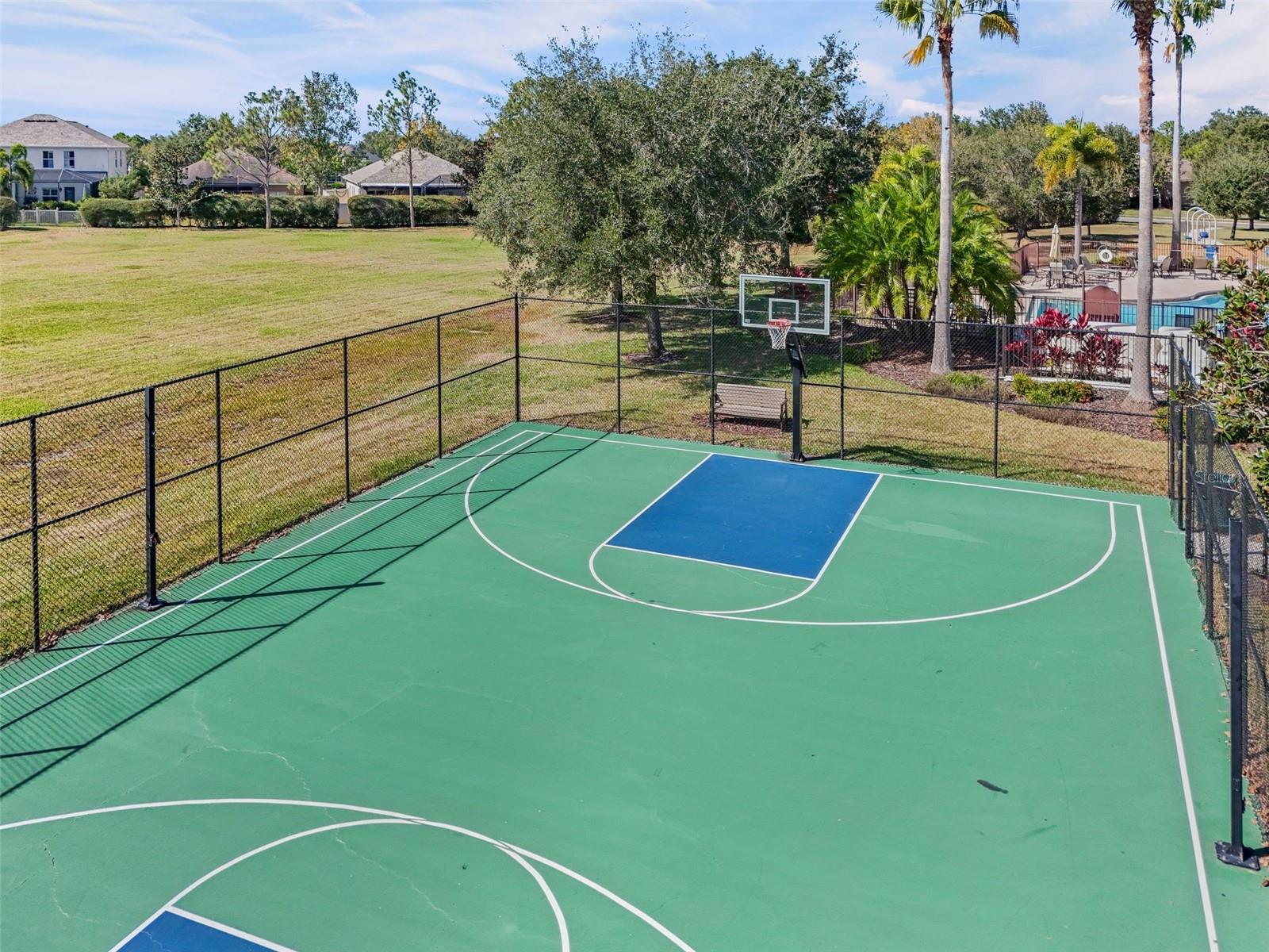 Image 24 of 30 For 11526 84th Street Circle E 103