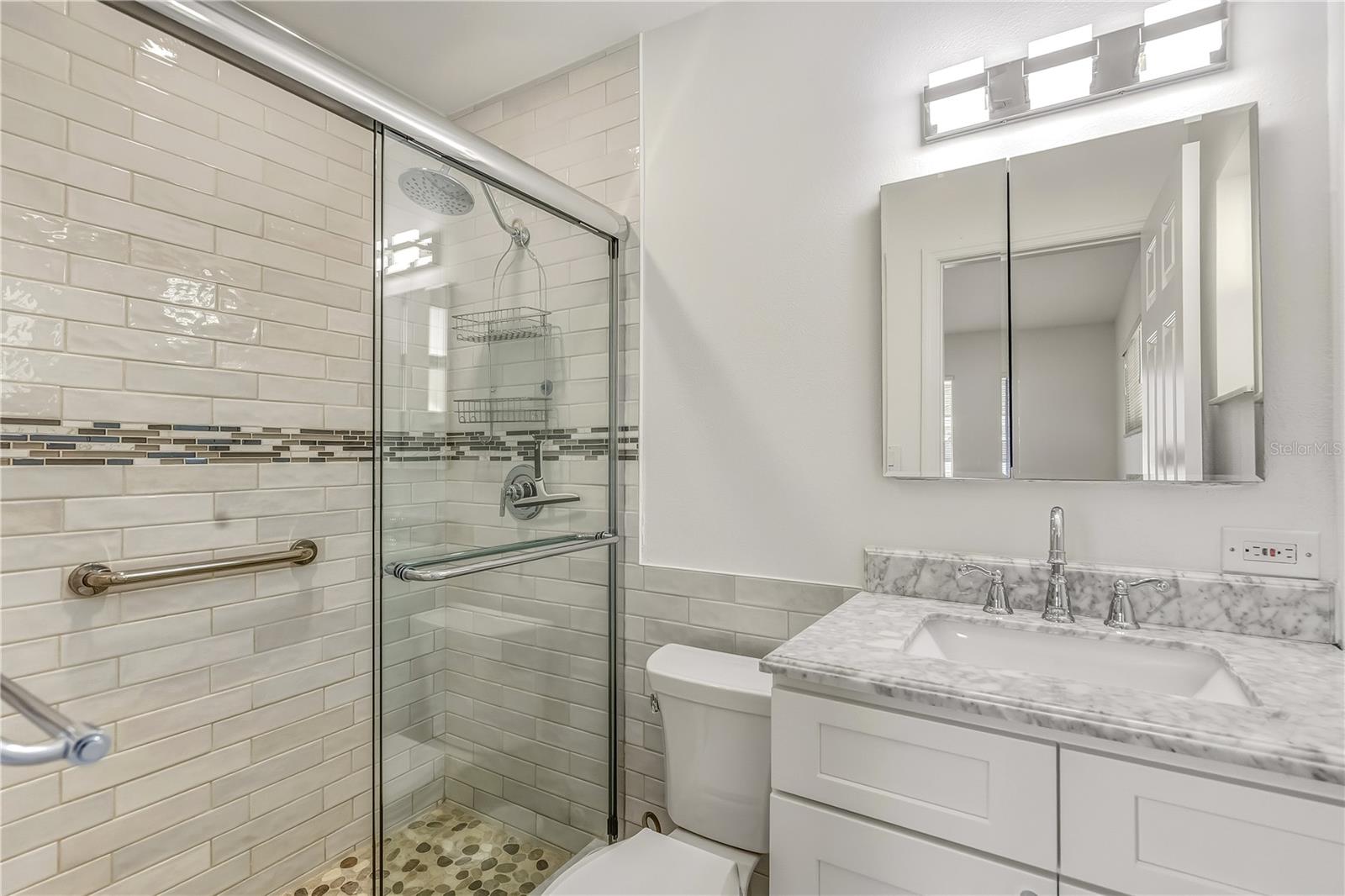 Image 32 of 53 For 1900 Benjamin Franklin Drive V12