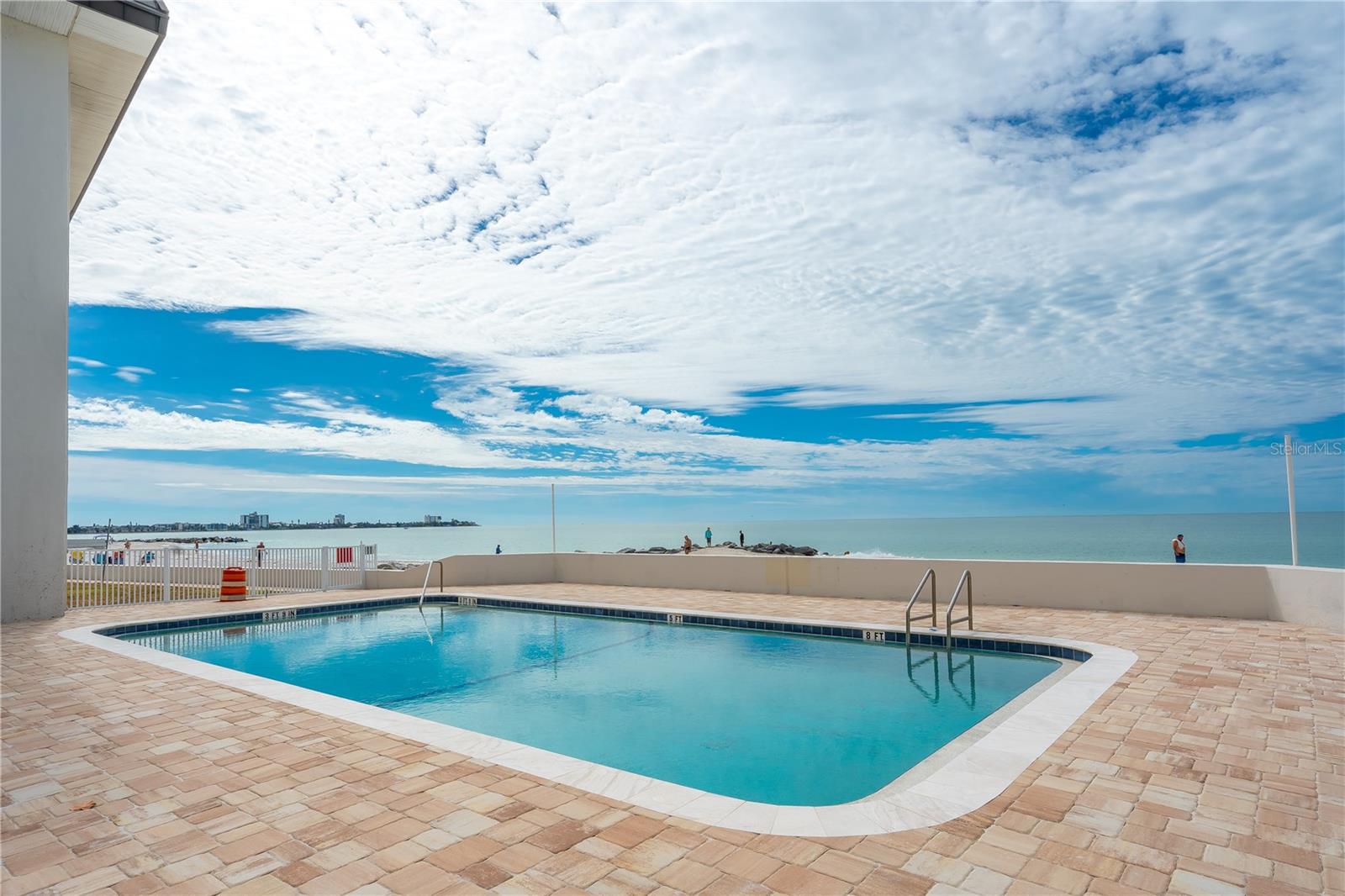 Image 37 of 53 For 1900 Benjamin Franklin Drive V12