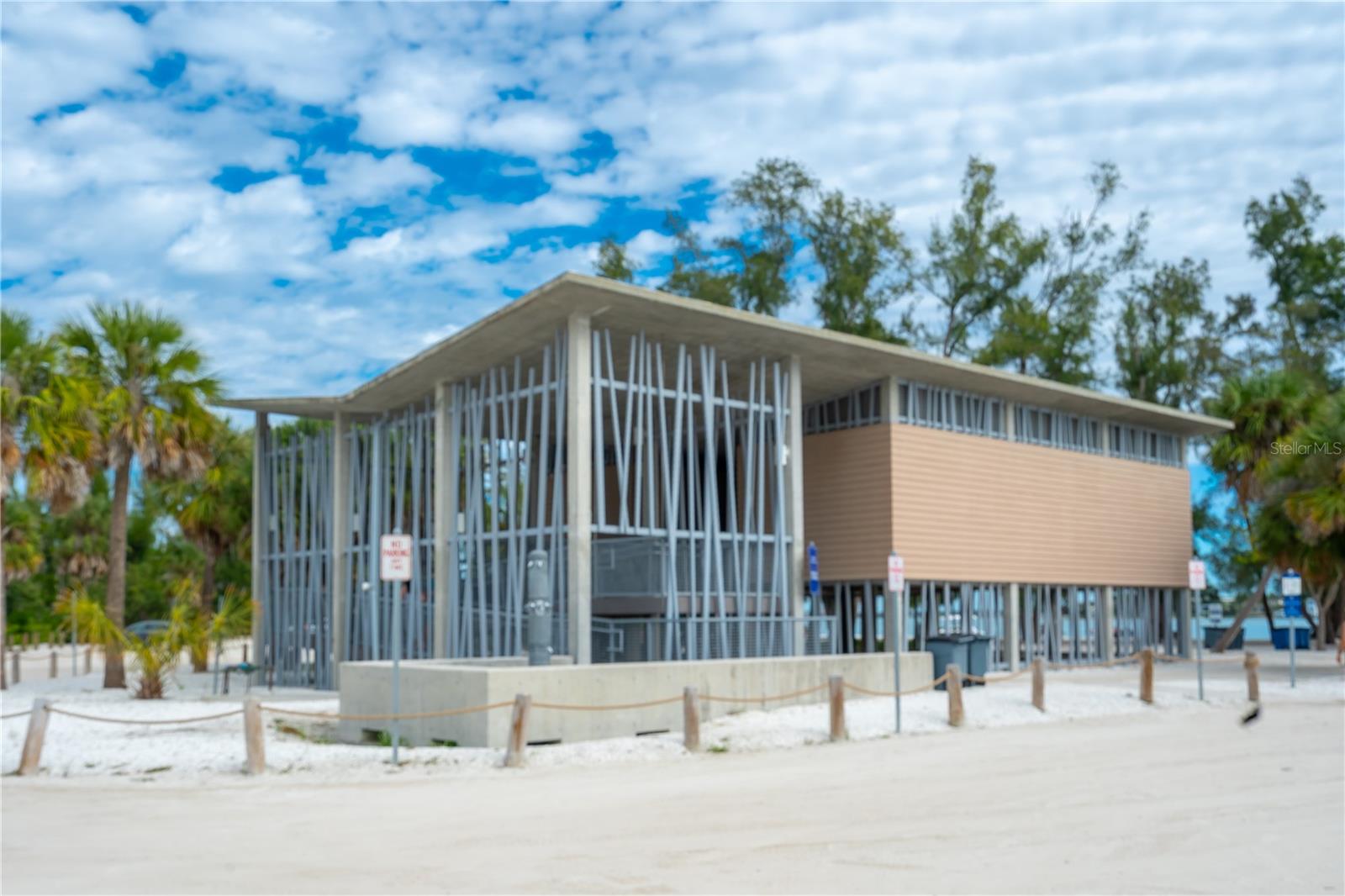 Image 43 of 53 For 1900 Benjamin Franklin Drive V12