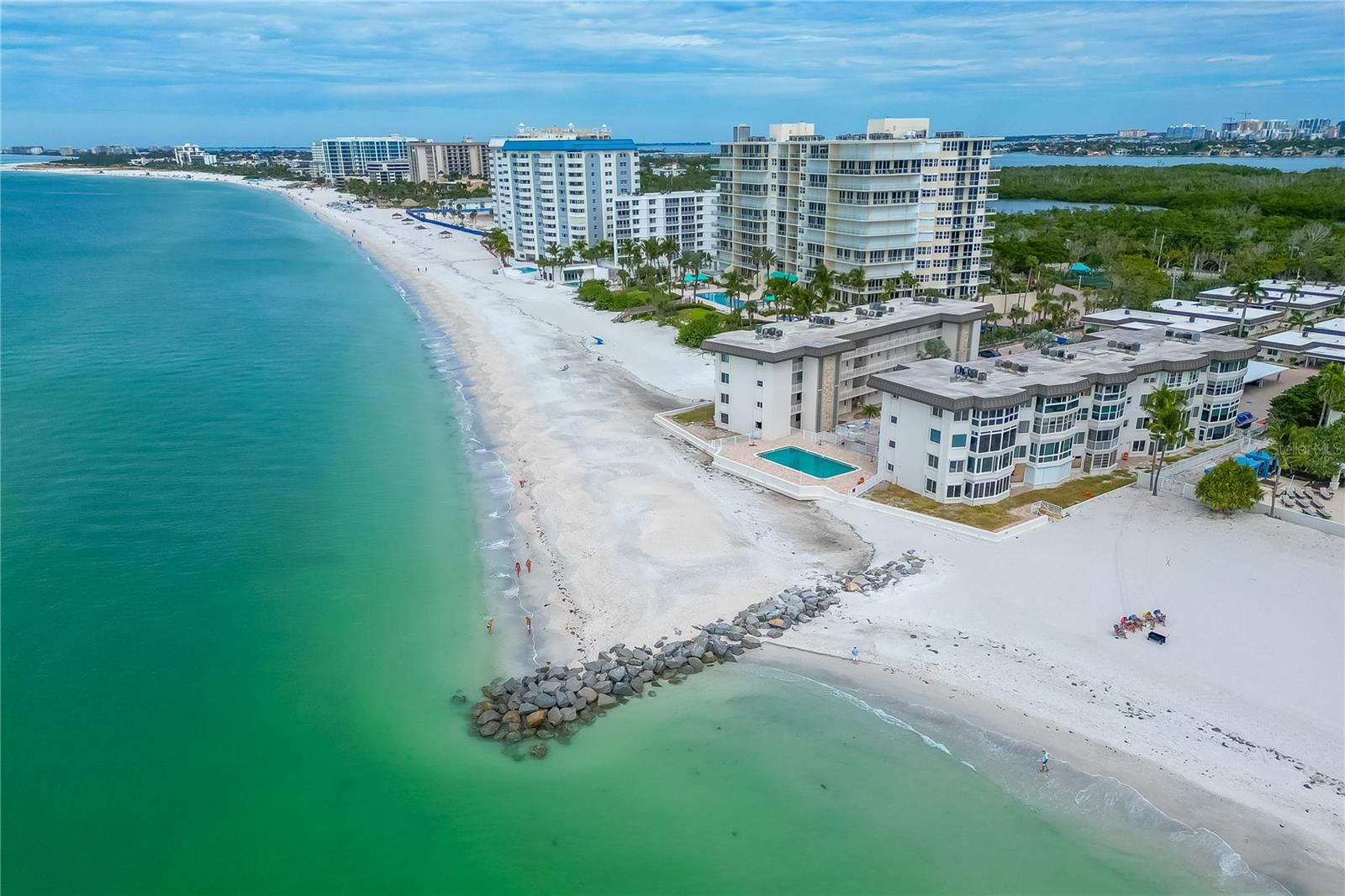 Image 5 of 53 For 1900 Benjamin Franklin Drive V12