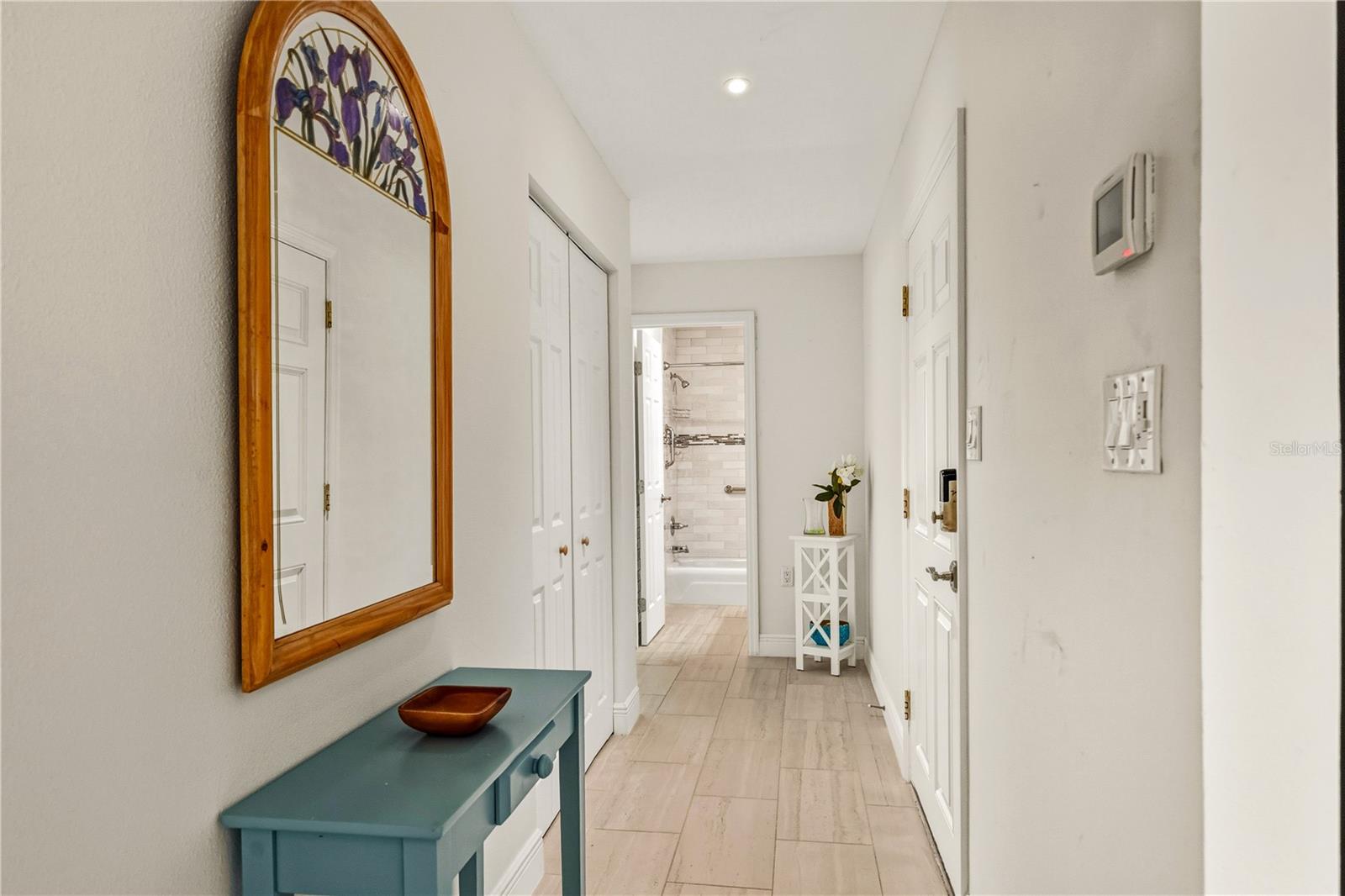 Image 8 of 53 For 1900 Benjamin Franklin Drive V12