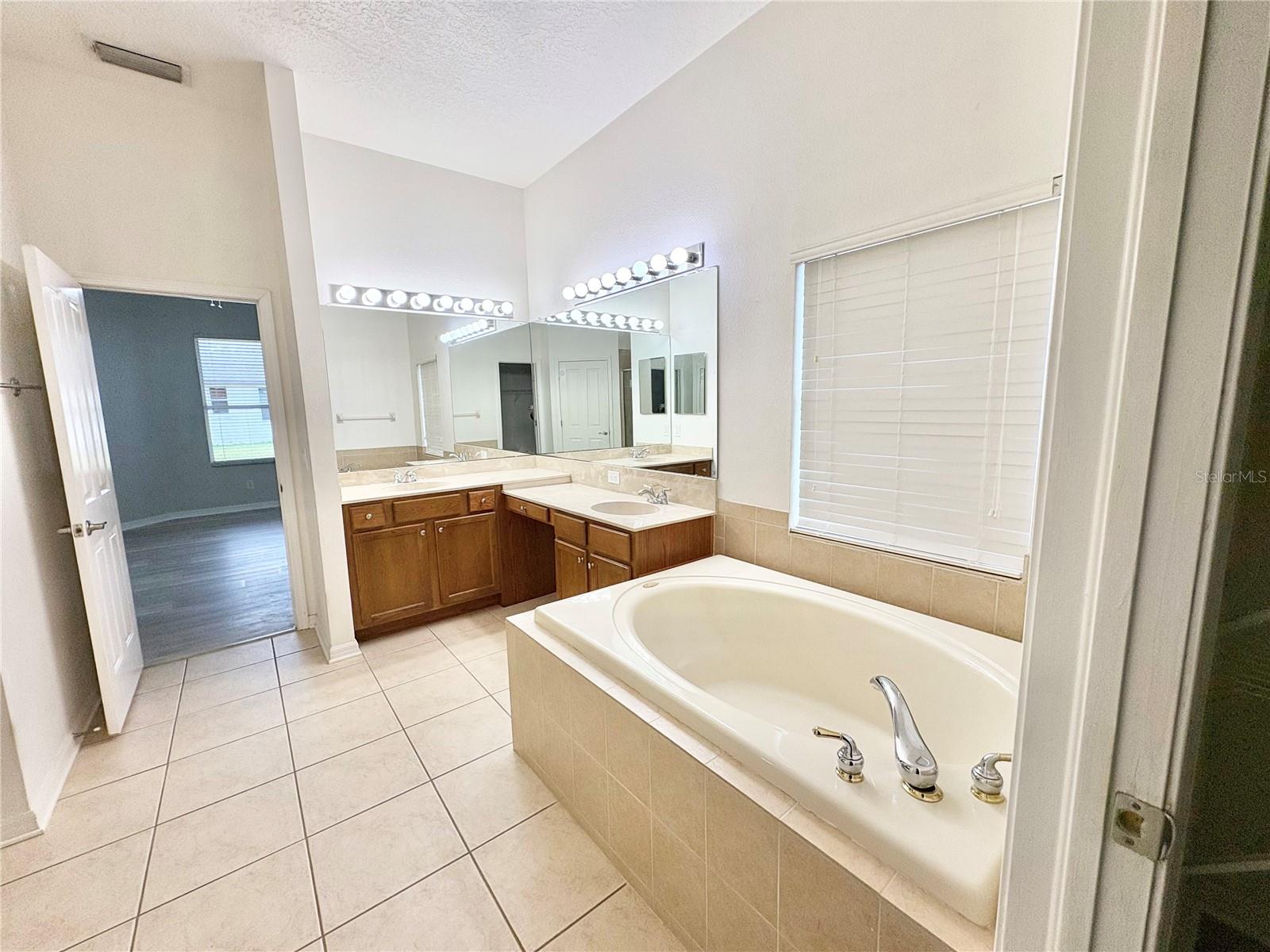 Image 21 of 39 For 9107 63rd Court E