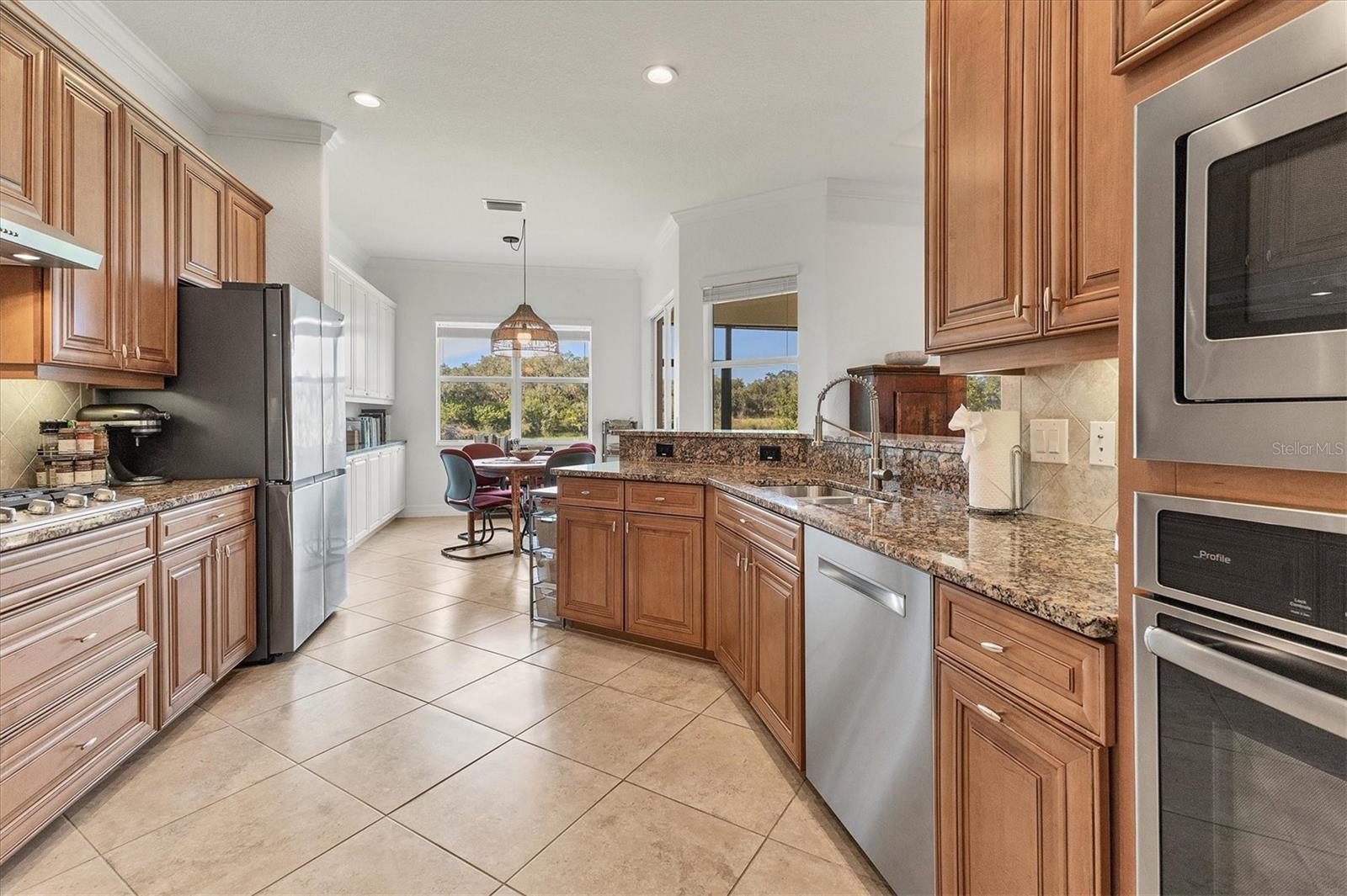 Image 11 of 37 For 8284 Barton Farms Boulevard