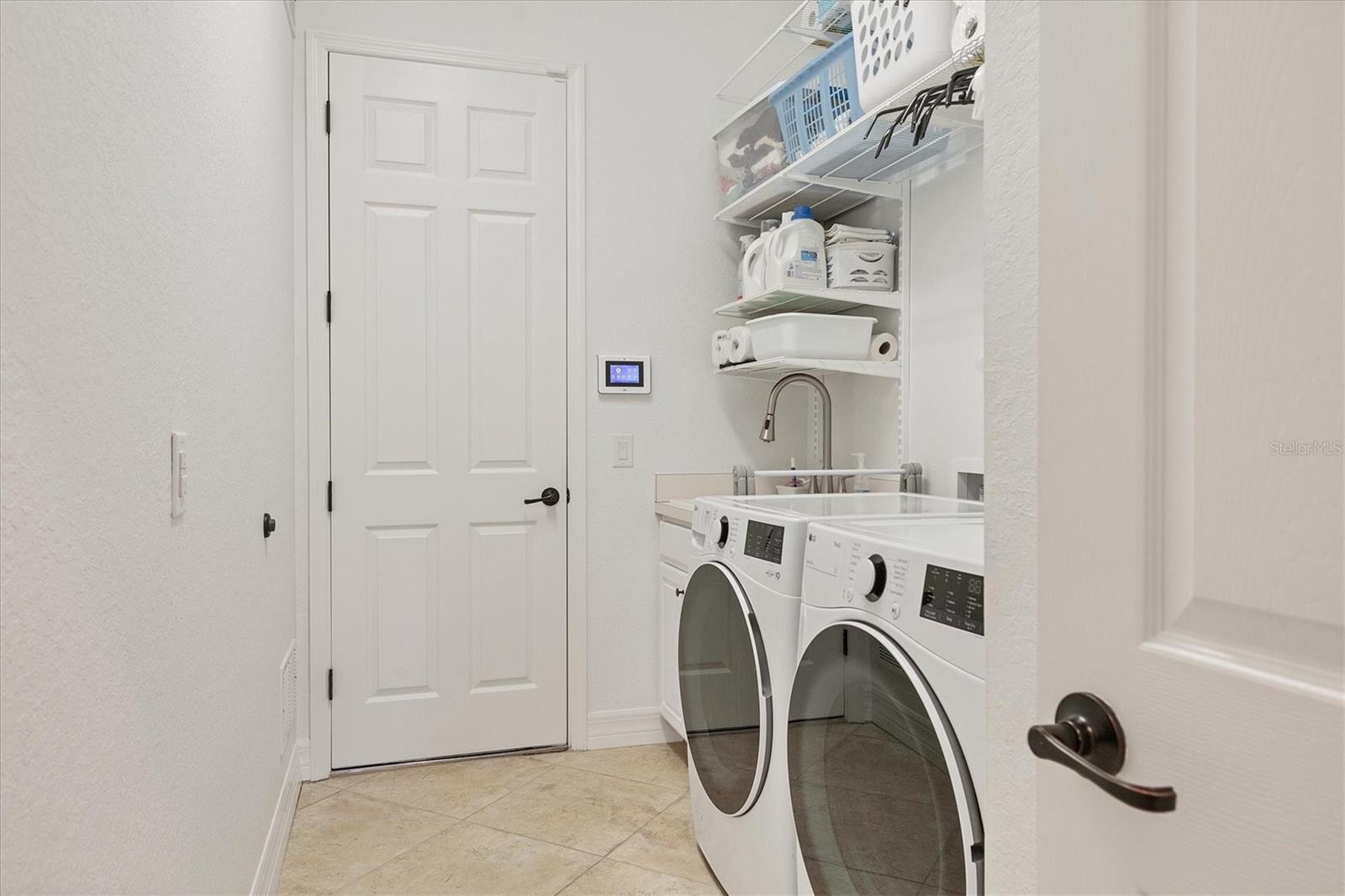 Image 25 of 37 For 8284 Barton Farms Boulevard