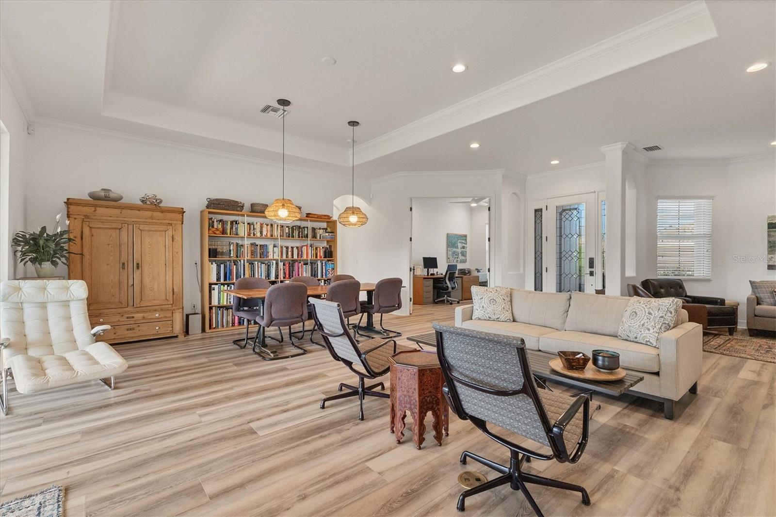 Image 6 of 37 For 8284 Barton Farms Boulevard