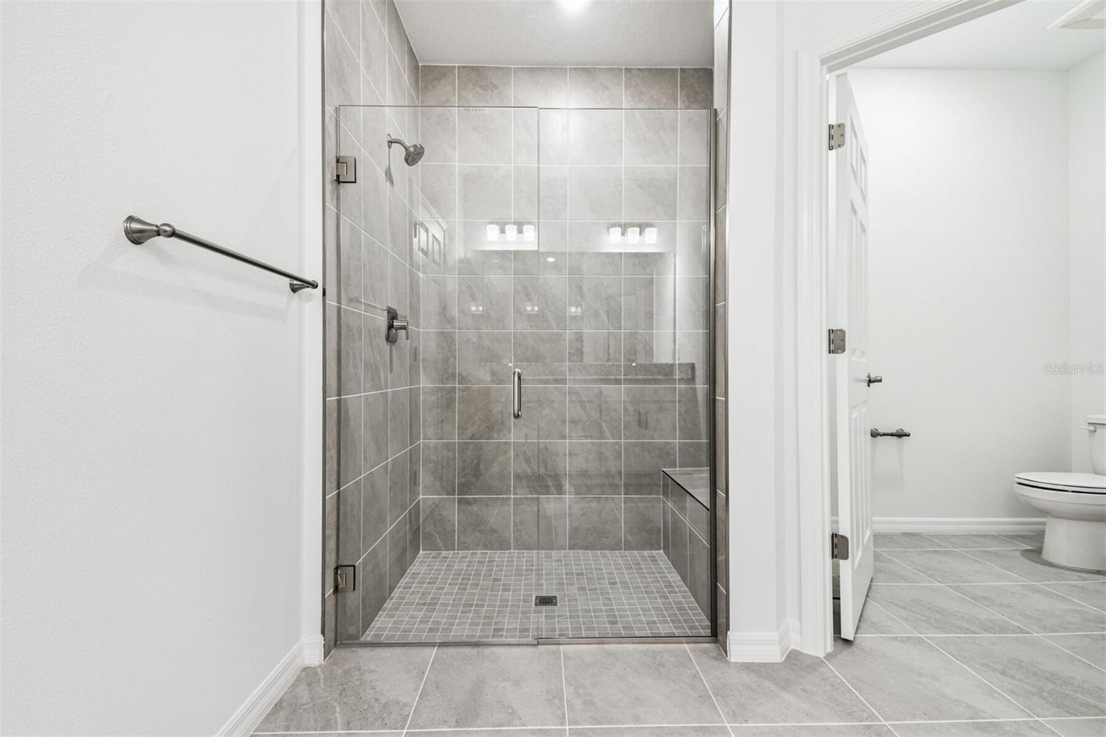 Image 22 of 38 For 18076 Cherished Loop