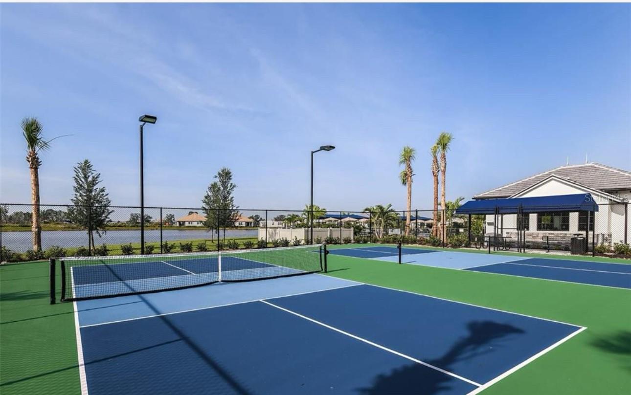 Image 31 of 38 For 18076 Cherished Loop