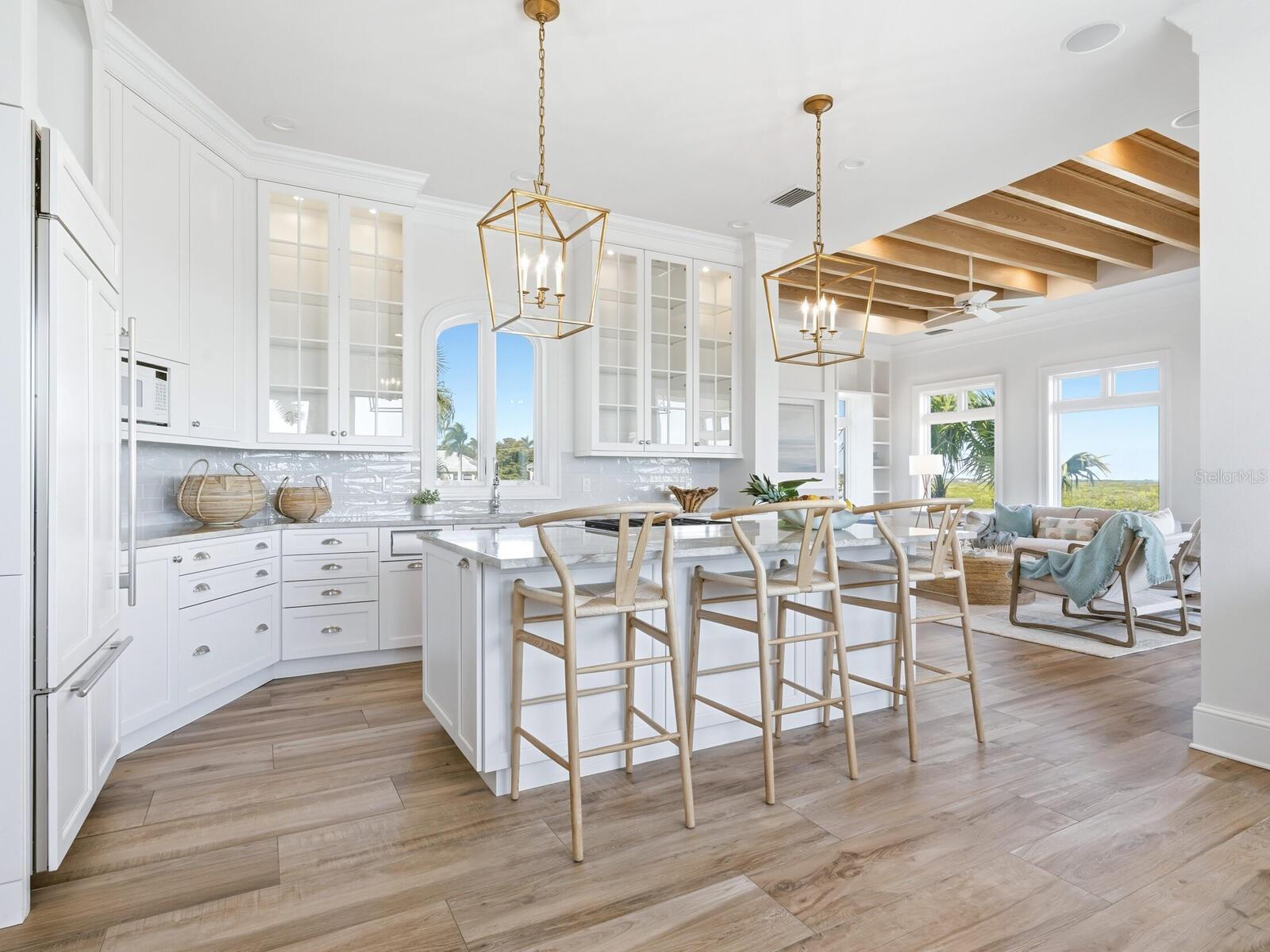 Image 14 of 87 For 560 Harbor Point Road