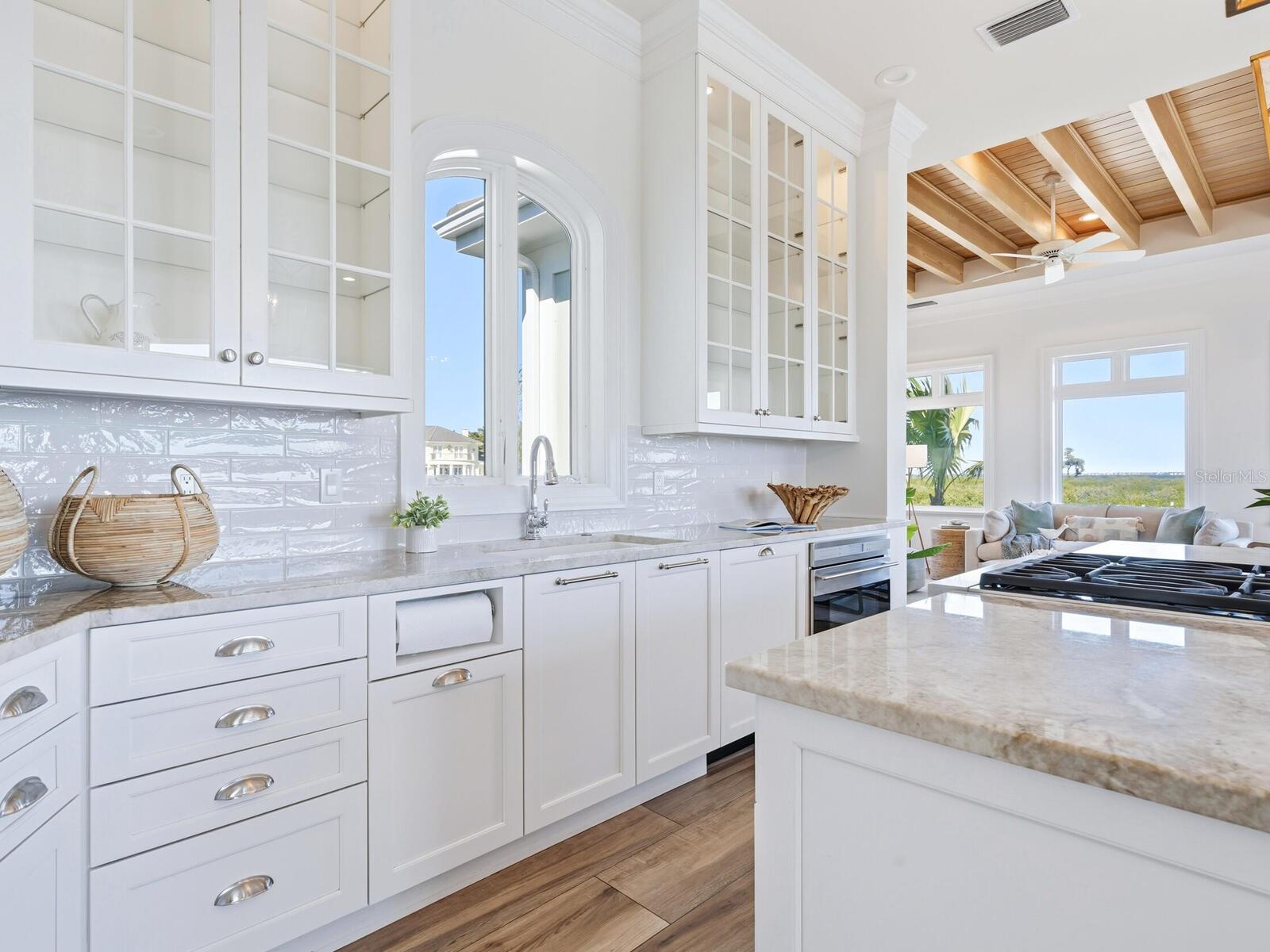 Image 15 of 87 For 560 Harbor Point Road