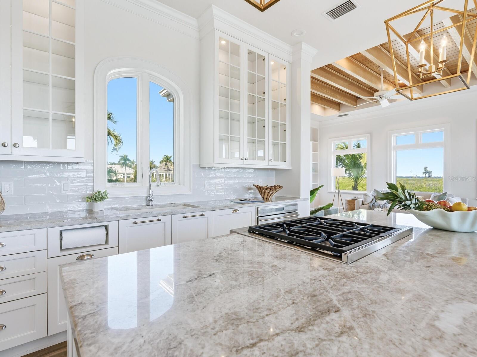 Image 16 of 87 For 560 Harbor Point Road