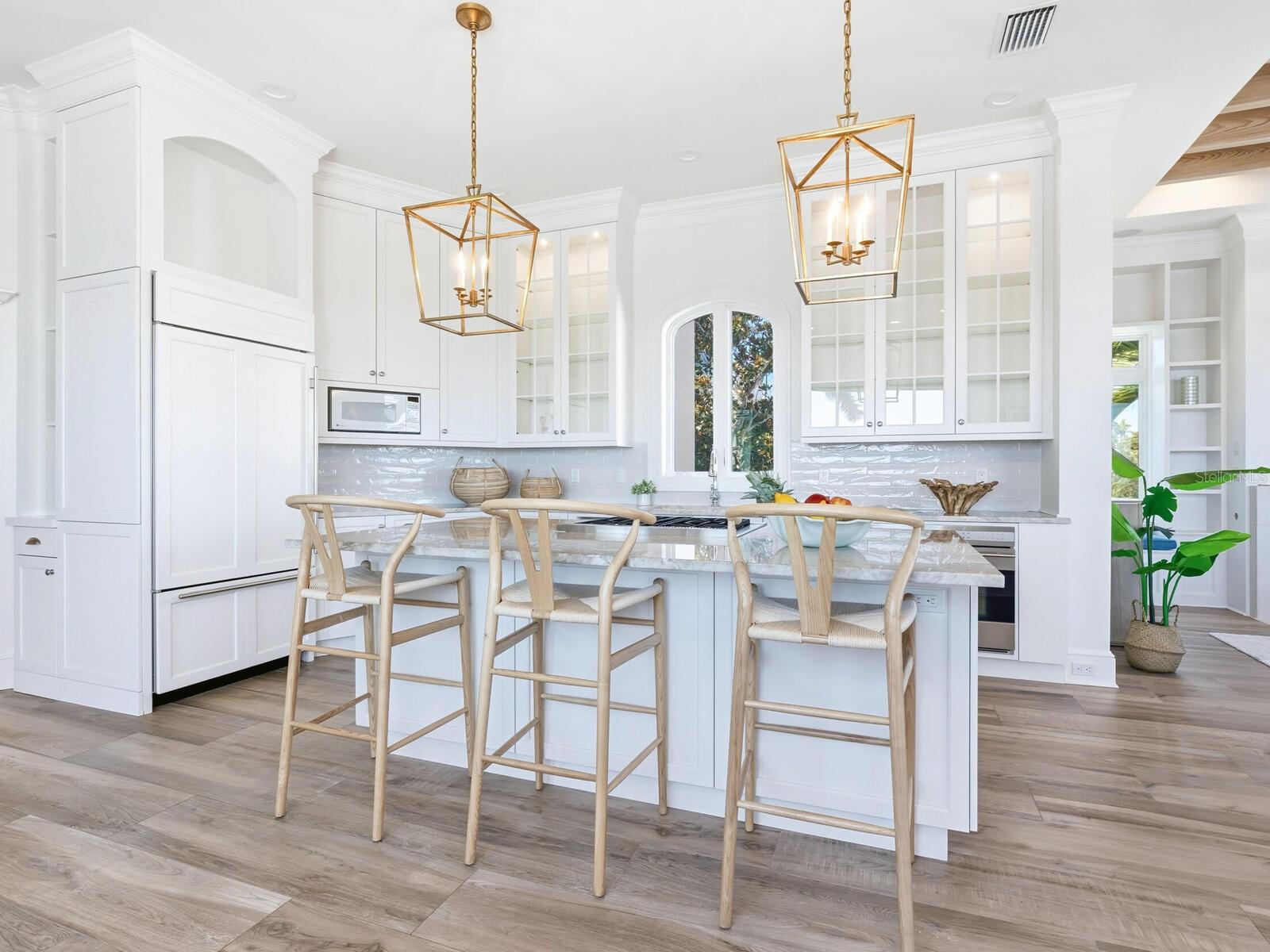 Image 18 of 87 For 560 Harbor Point Road