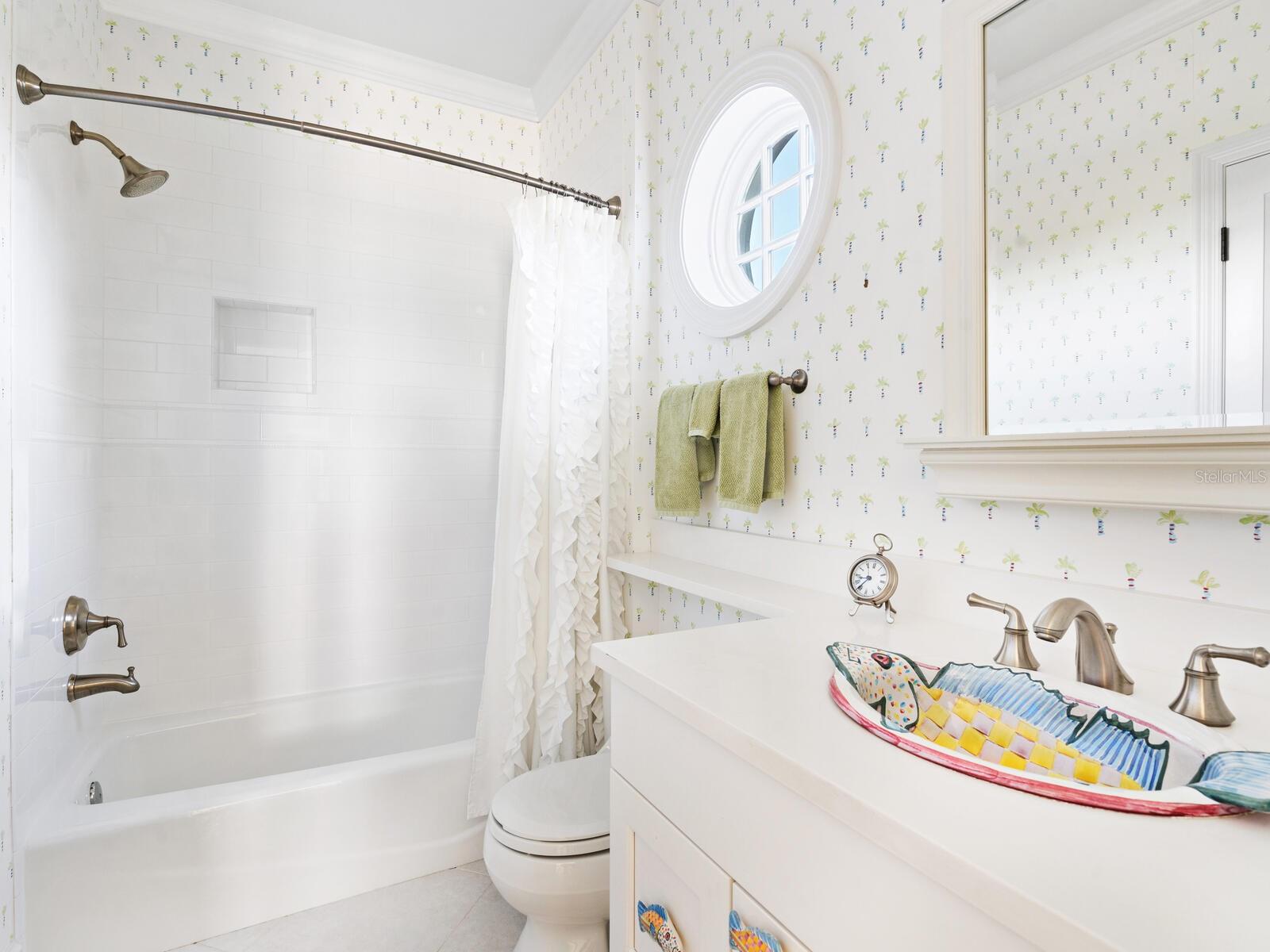 Image 49 of 87 For 560 Harbor Point Road