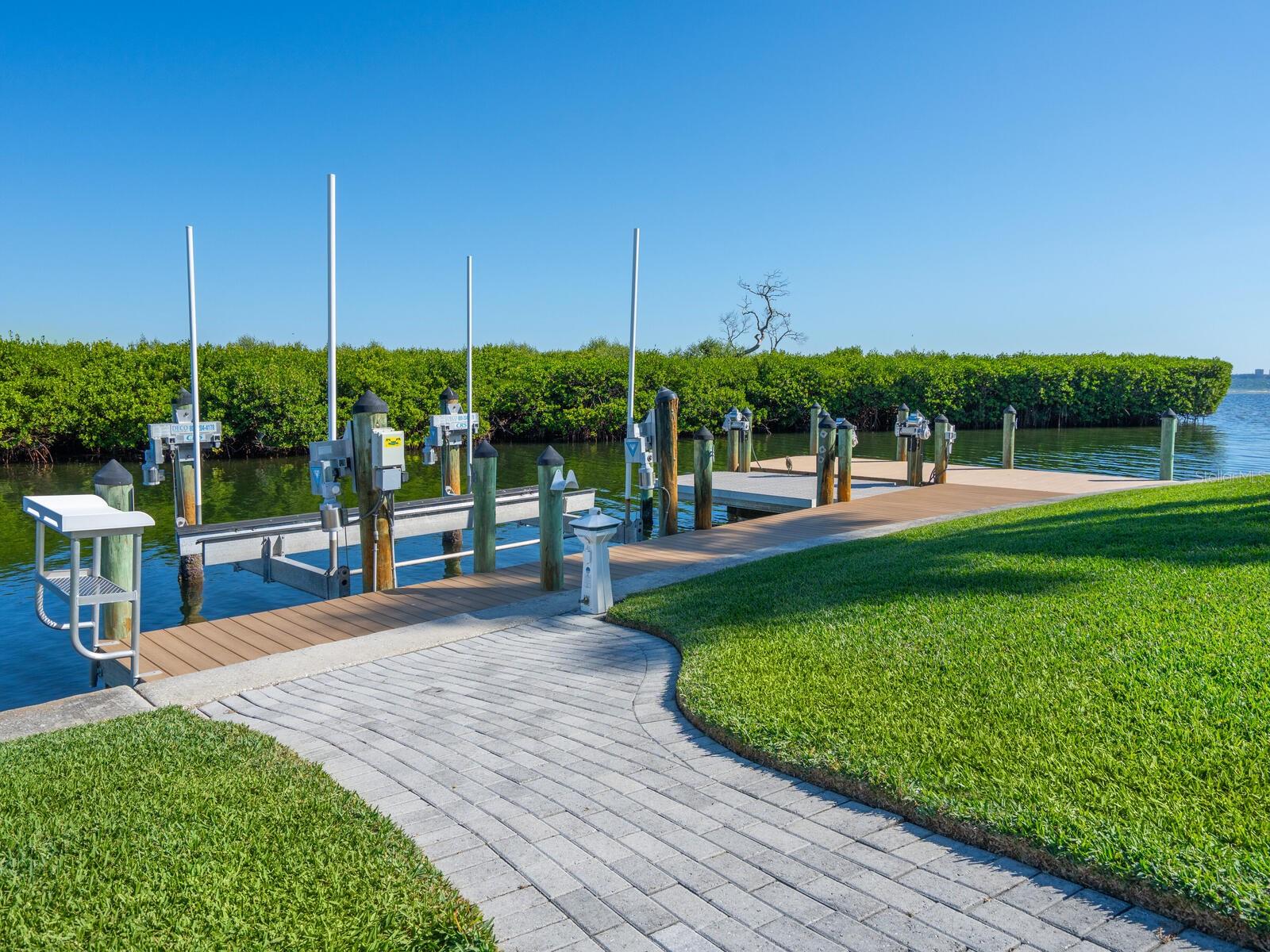 Image 57 of 87 For 560 Harbor Point Road