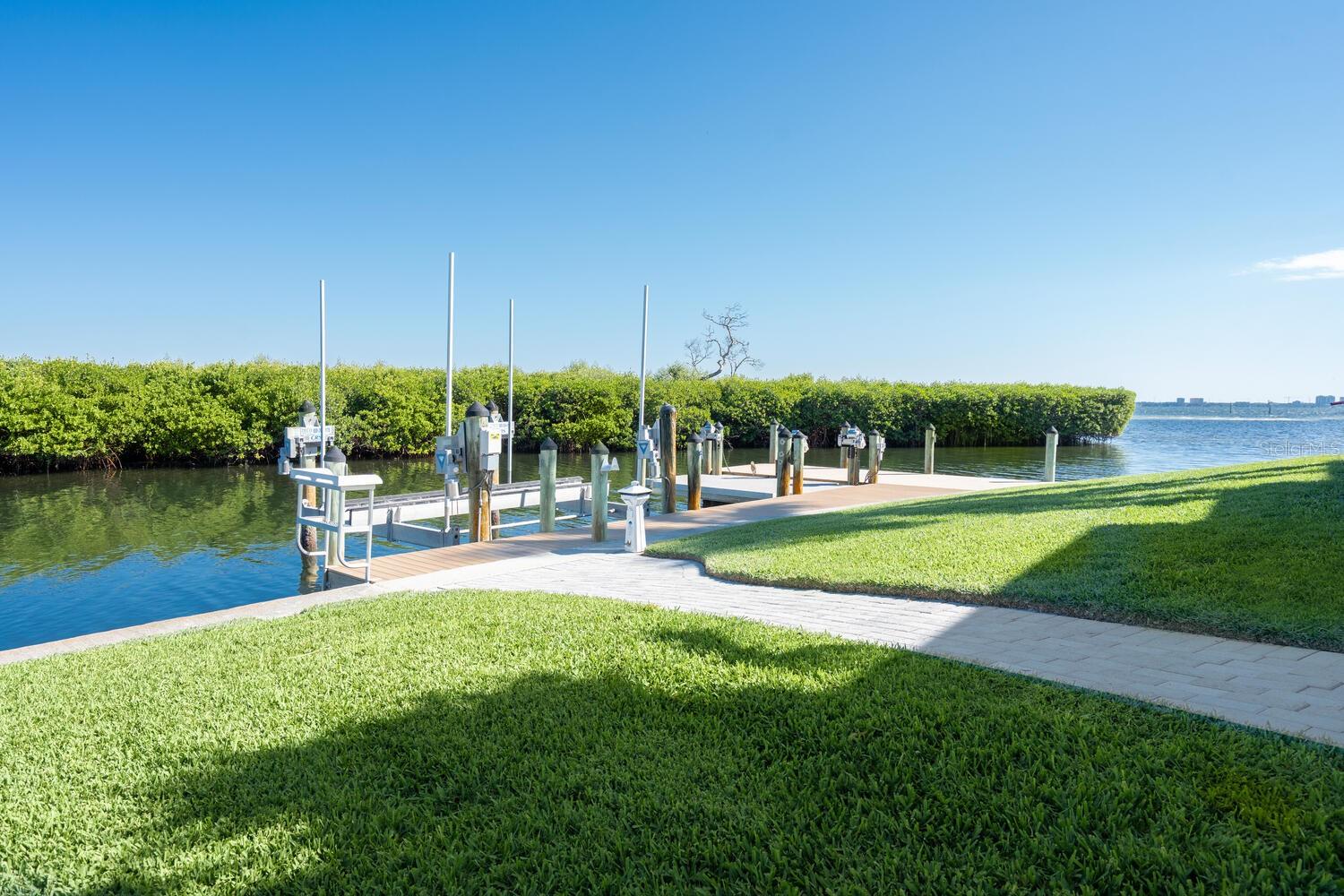 Image 72 of 87 For 560 Harbor Point Road