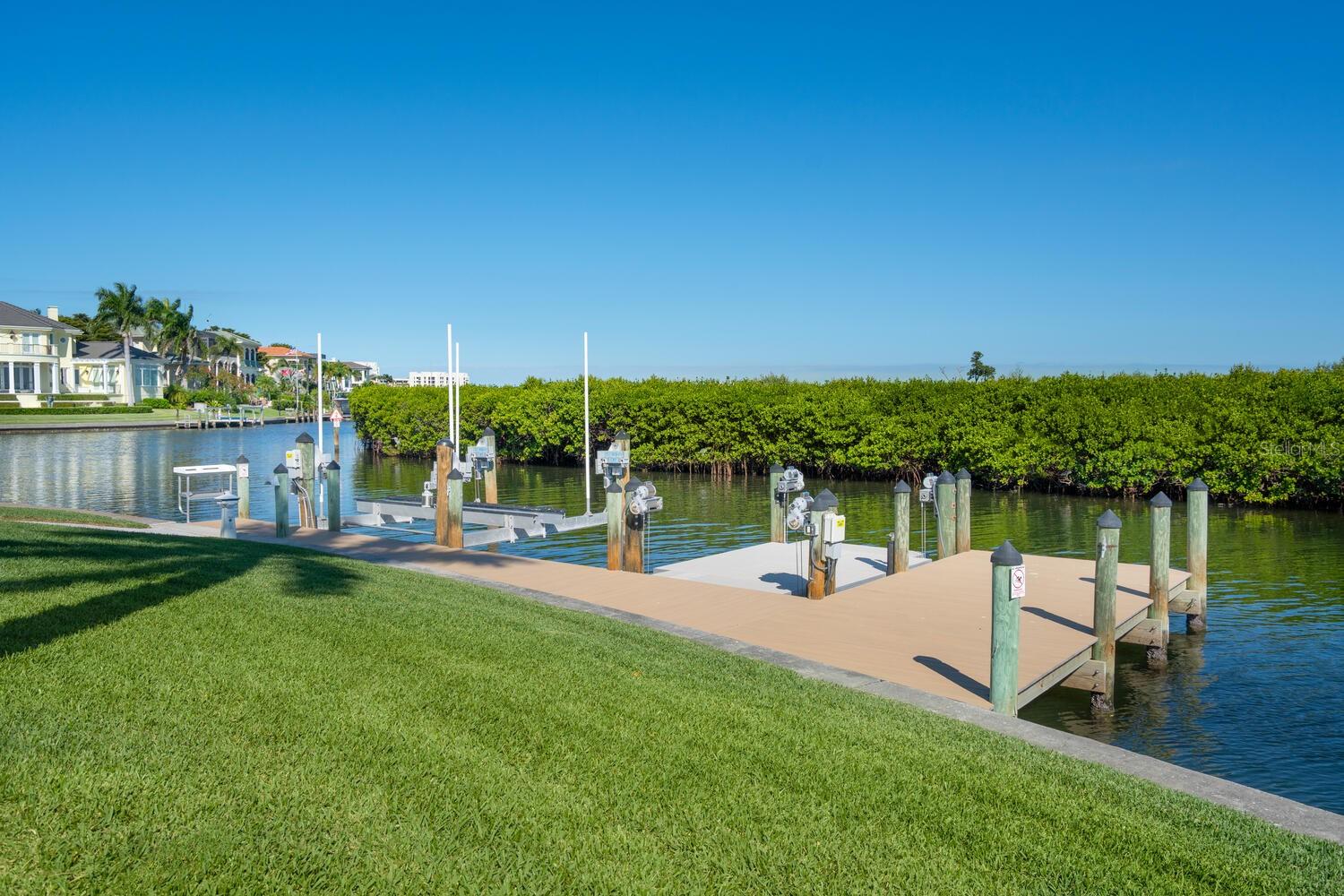 Image 75 of 87 For 560 Harbor Point Road