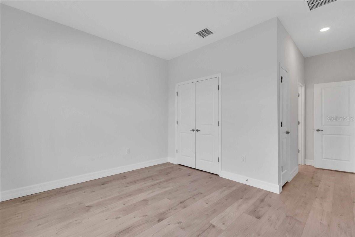 Image 28 of 44 For 17211 Nile Court