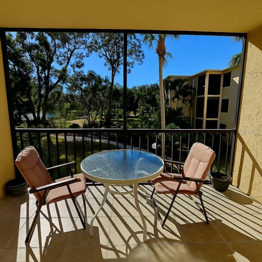 Image 5 of 33 For 425 30th Avenue W C206