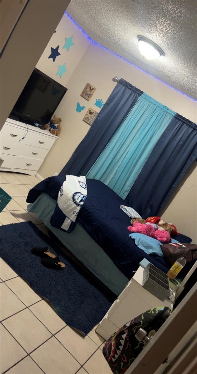 Image 4 of 5 For 412 Hancock Lane