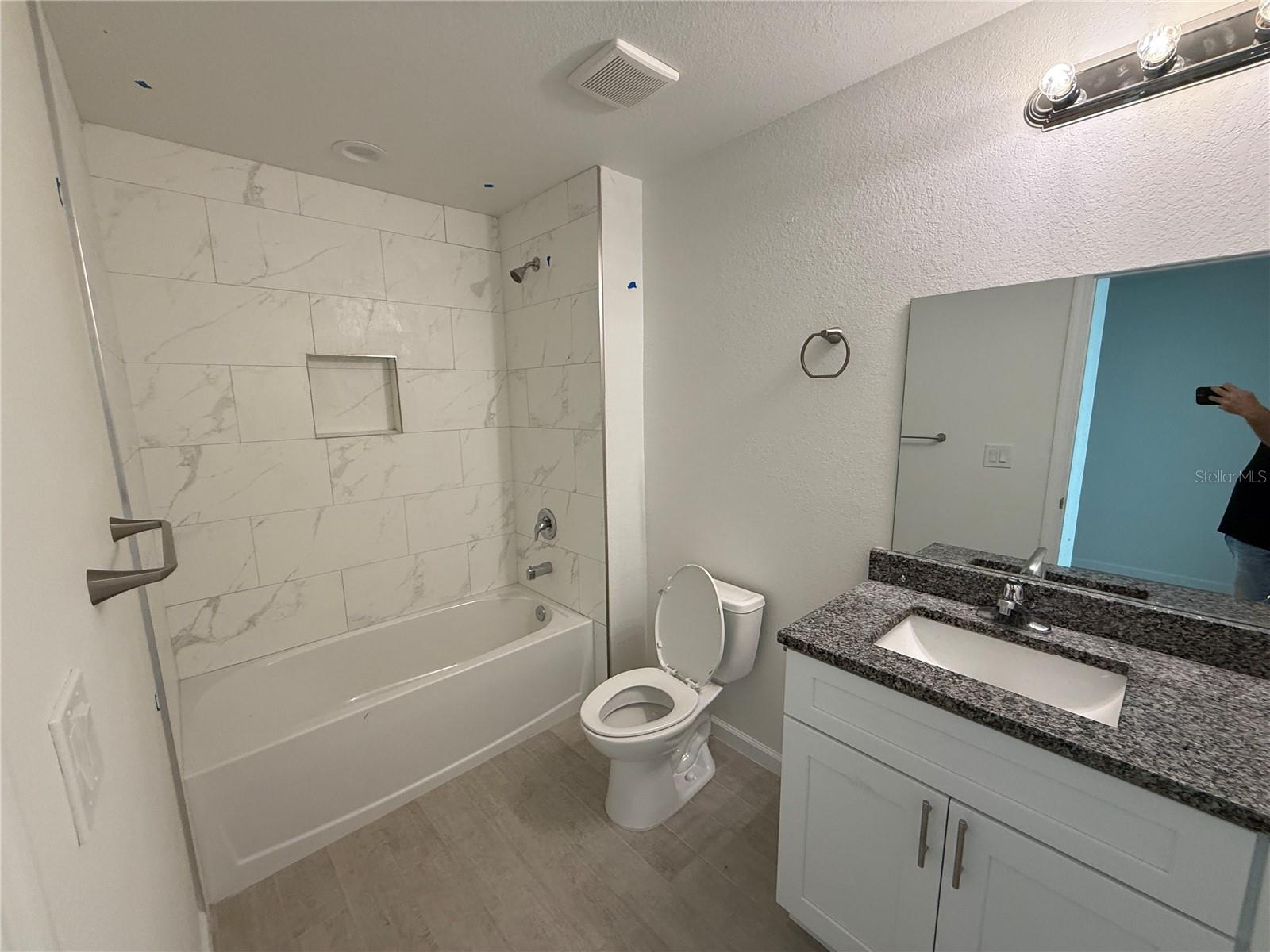 Image 10 of 18 For 2164 Northland Avenue