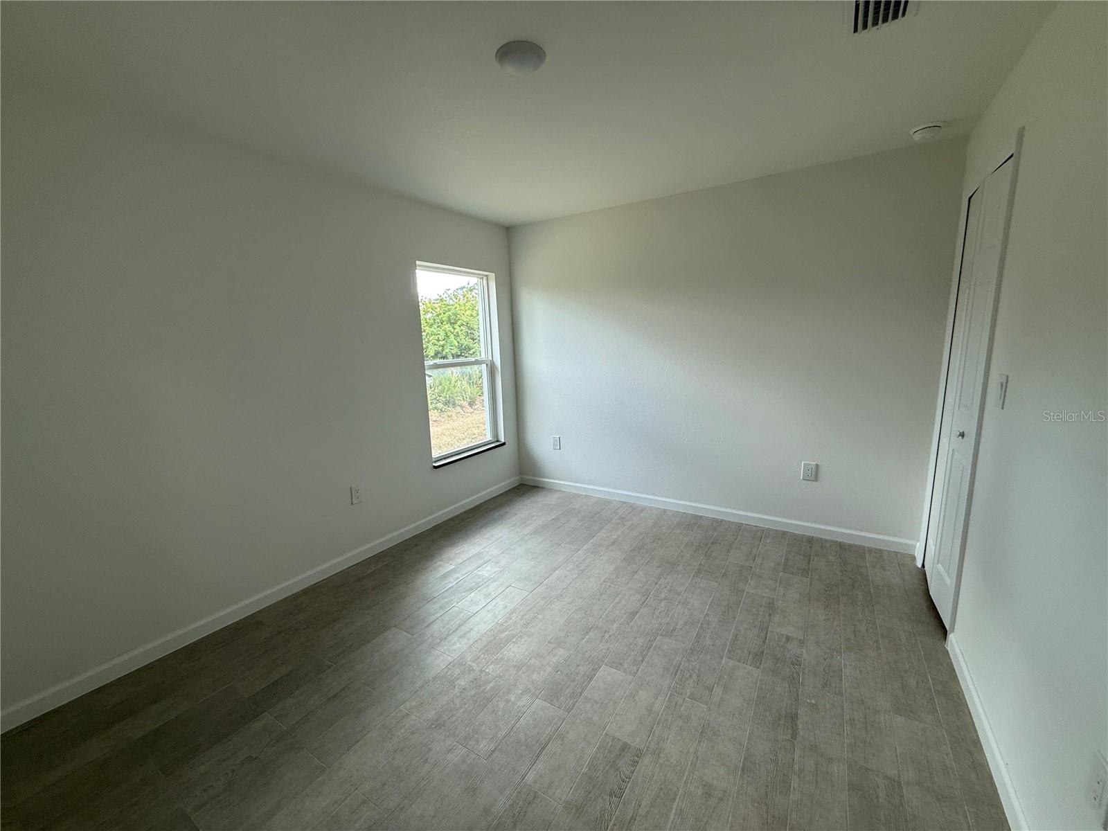 Image 23 of 30 For 2164 Northland Avenue