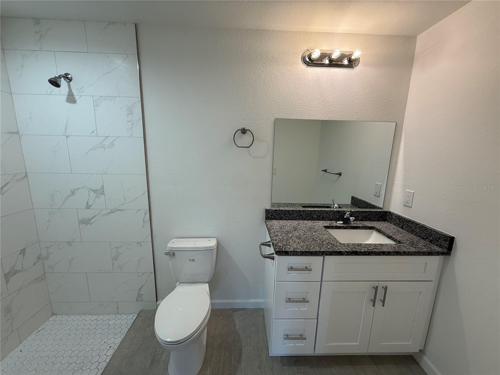 Image 6 of 18 For 2164 Northland Avenue