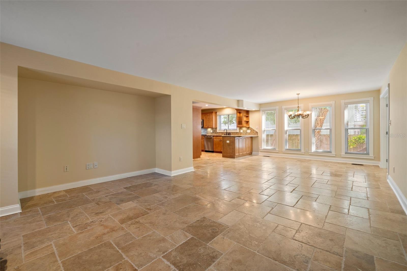 Image 13 of 49 For 5512 Avenida Del Mare