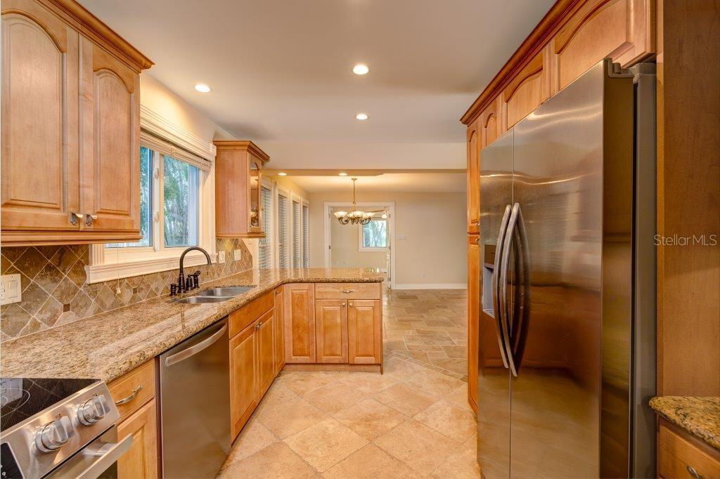 Image 15 of 49 For 5512 Avenida Del Mare