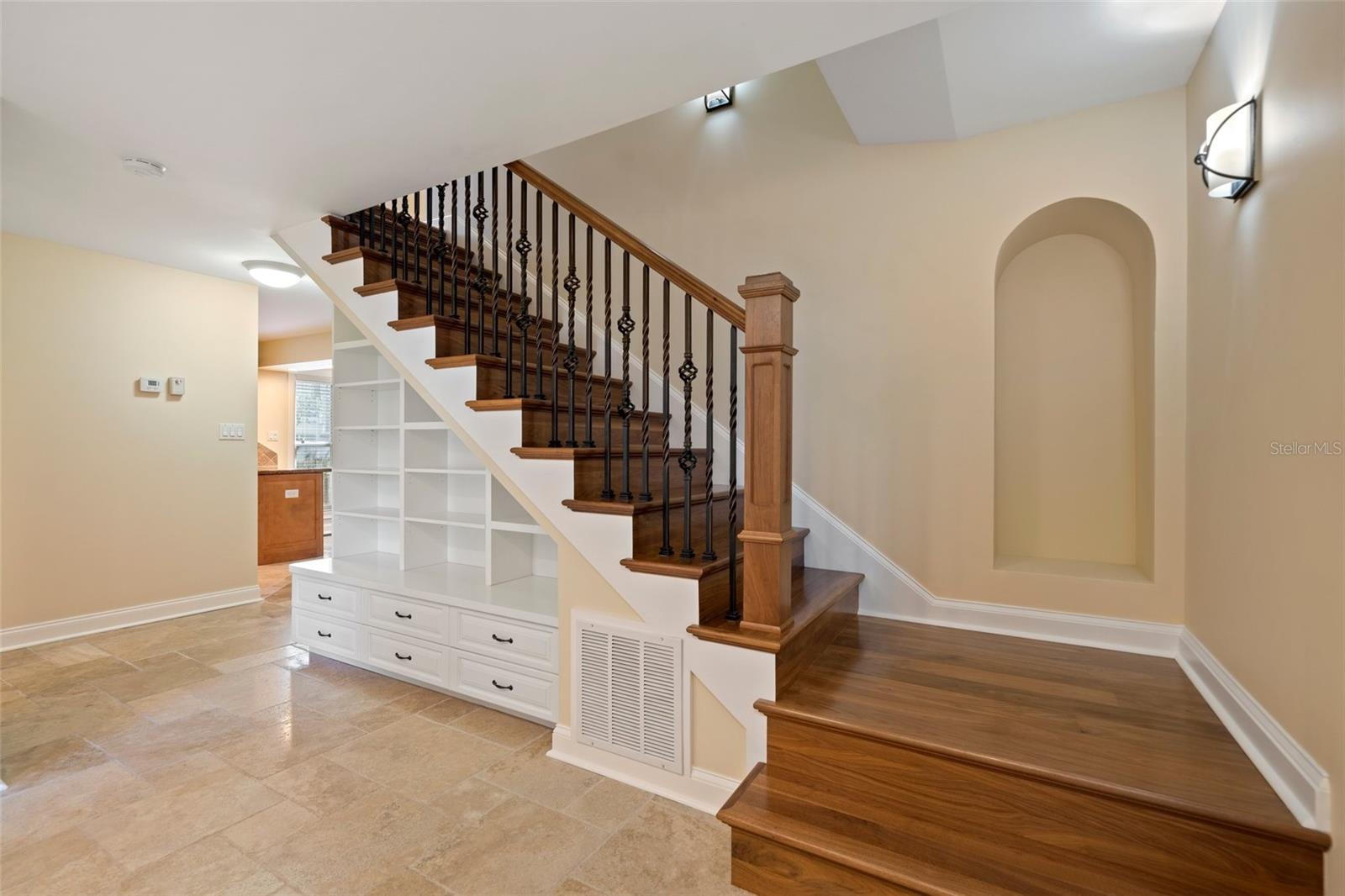 Image 21 of 49 For 5512 Avenida Del Mare