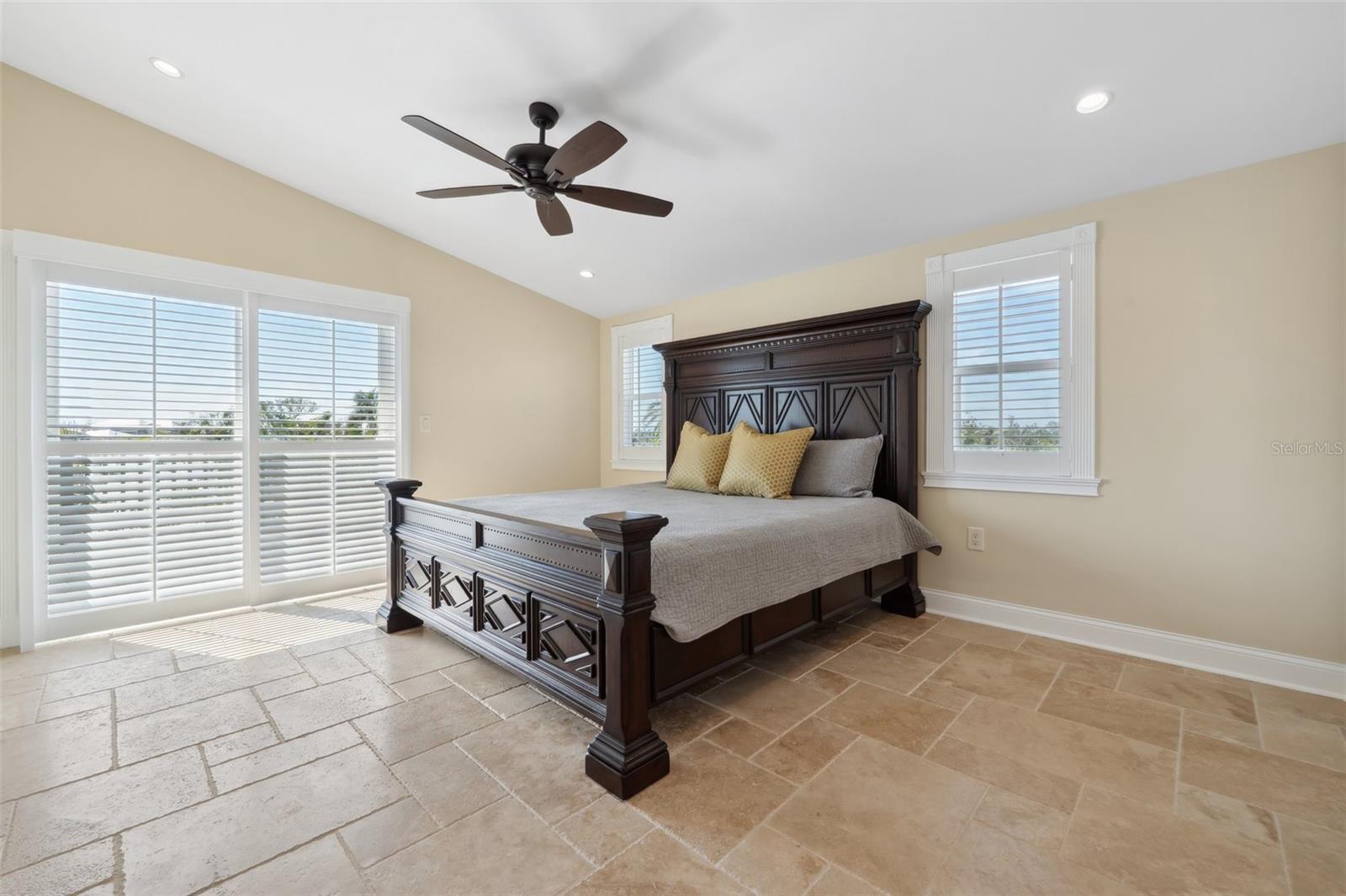 Image 35 of 49 For 5512 Avenida Del Mare