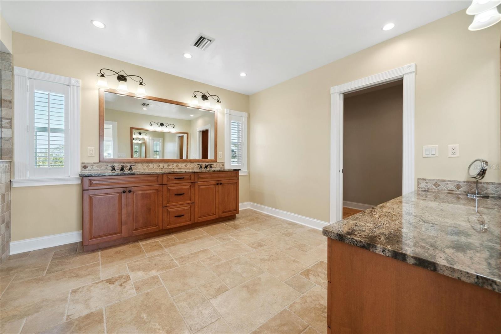 Image 37 of 49 For 5512 Avenida Del Mare