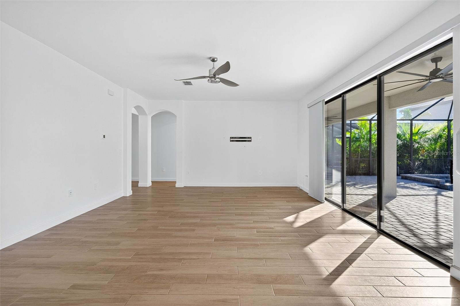 Image 19 of 100 For 4852 Coastal Days Lane