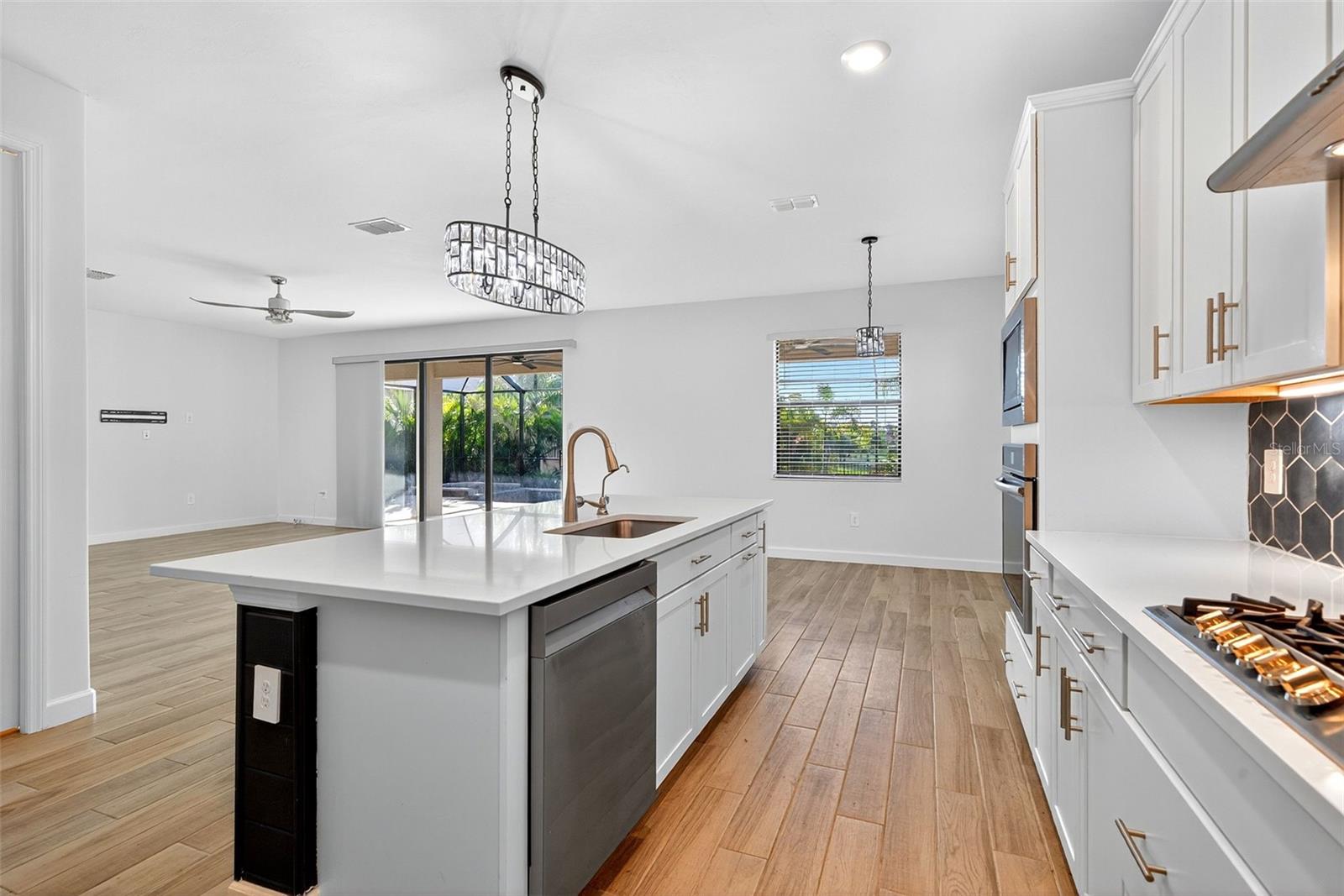 Image 23 of 100 For 4852 Coastal Days Lane