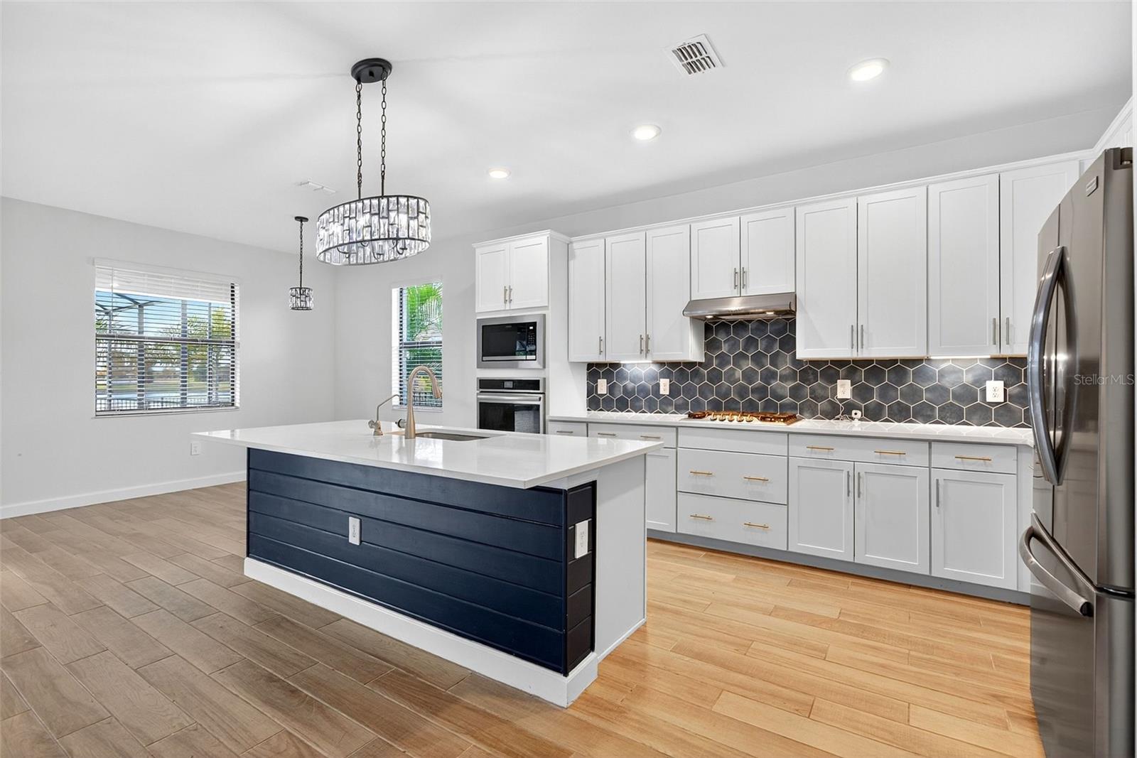 Image 26 of 100 For 4852 Coastal Days Lane