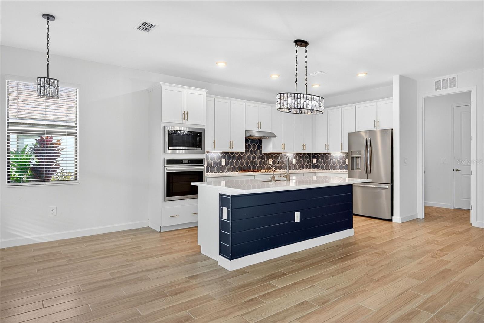 Image 29 of 100 For 4852 Coastal Days Lane