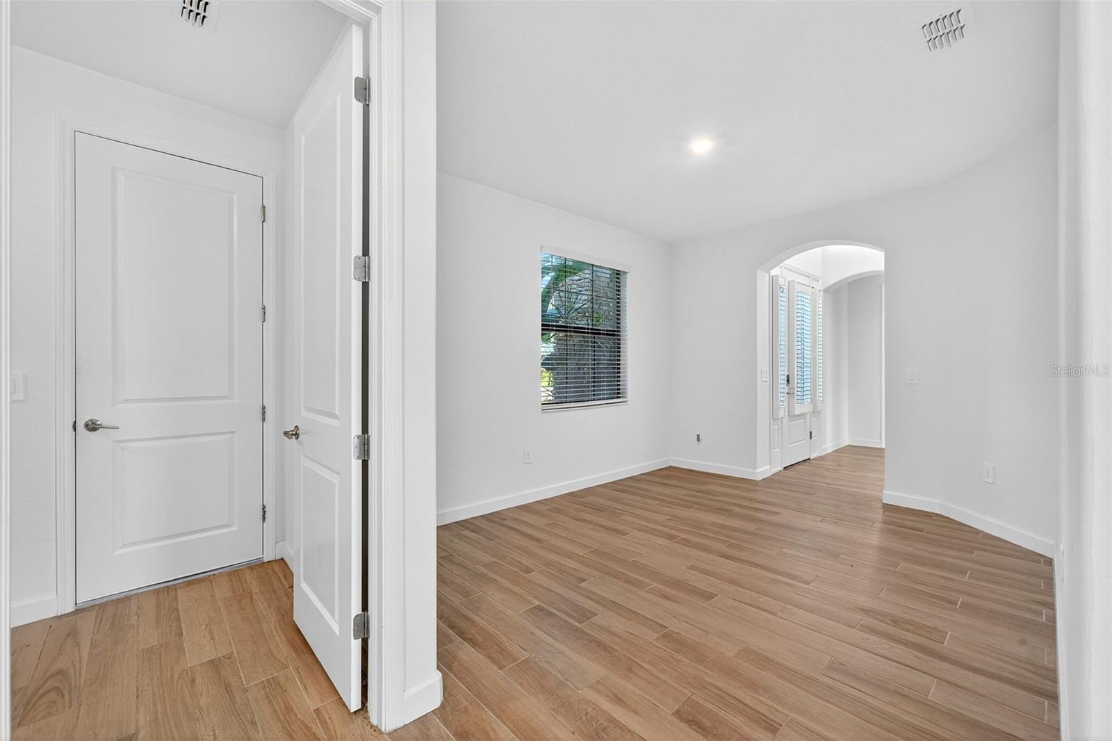 Image 30 of 100 For 4852 Coastal Days Lane