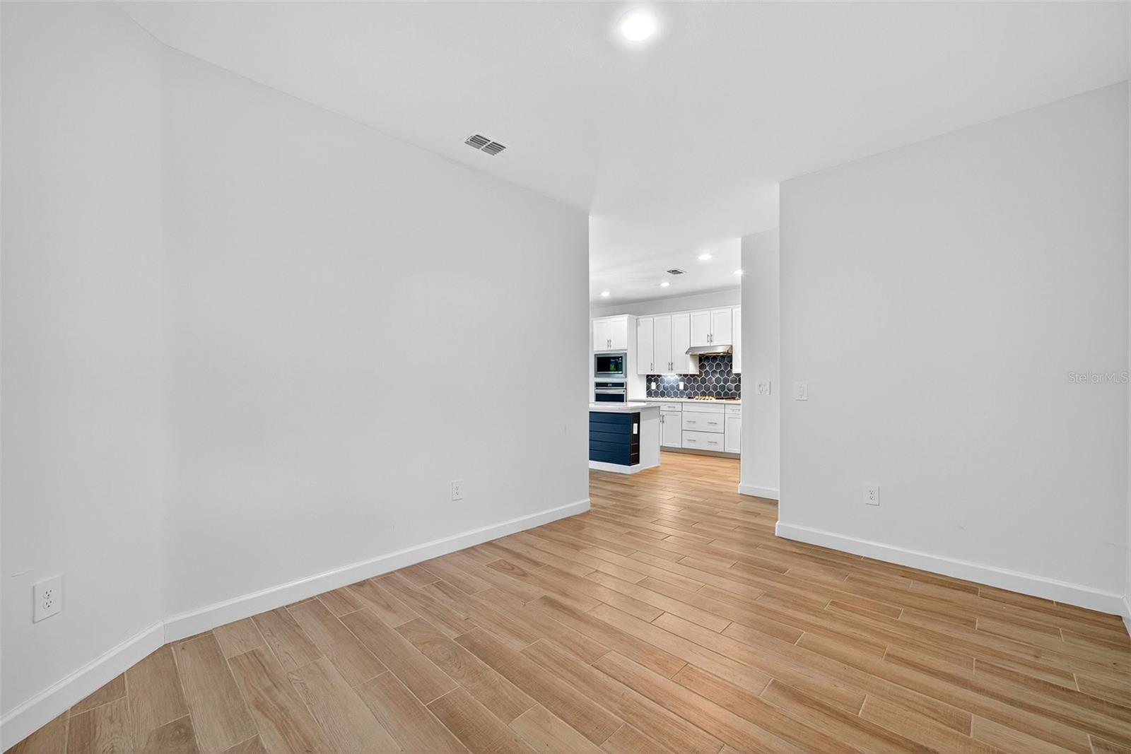 Image 31 of 100 For 4852 Coastal Days Lane