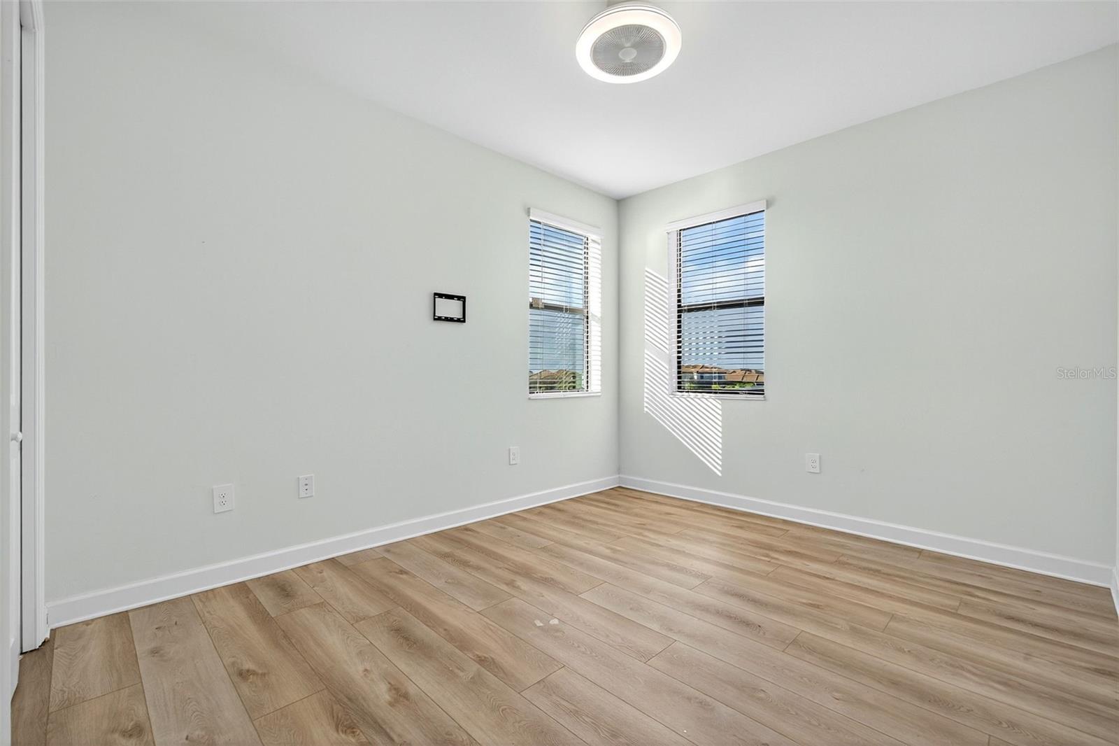 Image 50 of 100 For 4852 Coastal Days Lane