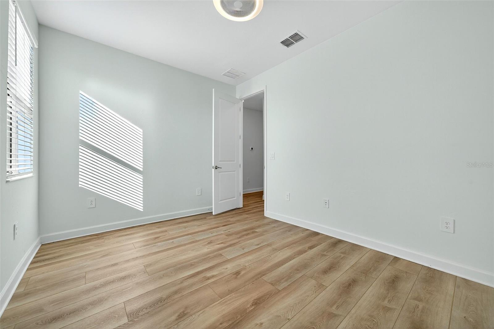 Image 53 of 100 For 4852 Coastal Days Lane