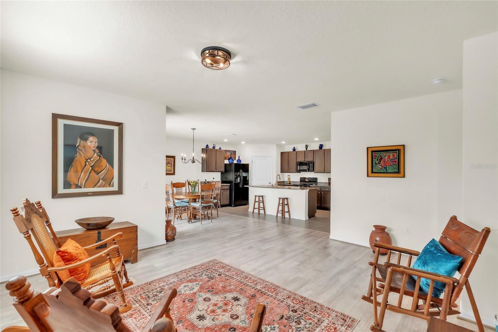 Image 10 of 33 For 9527 Sunstone Boulevard